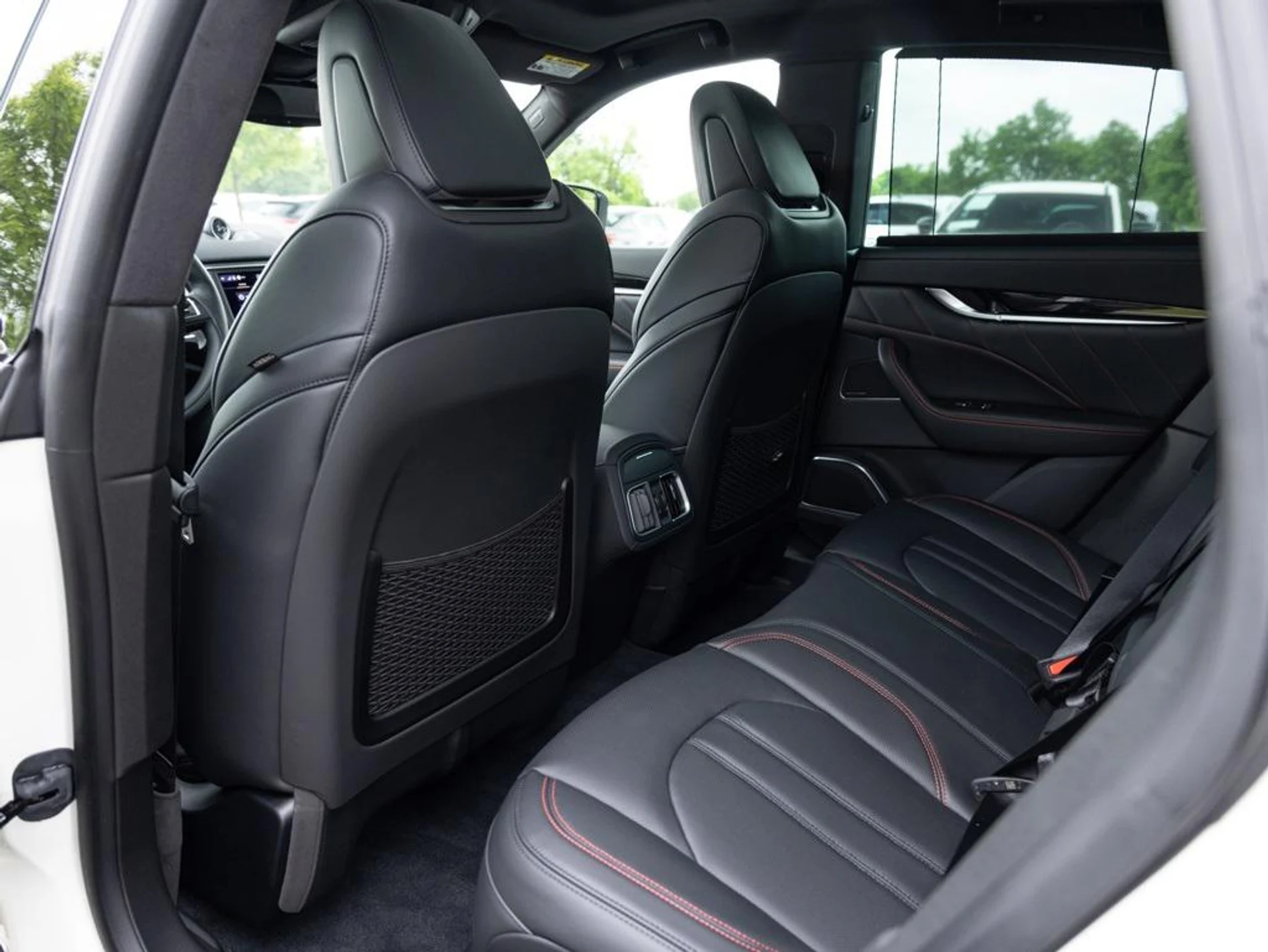 mph043_106531476_478444804_692f06680d1b9ac3fcfb9c85_8710688da5