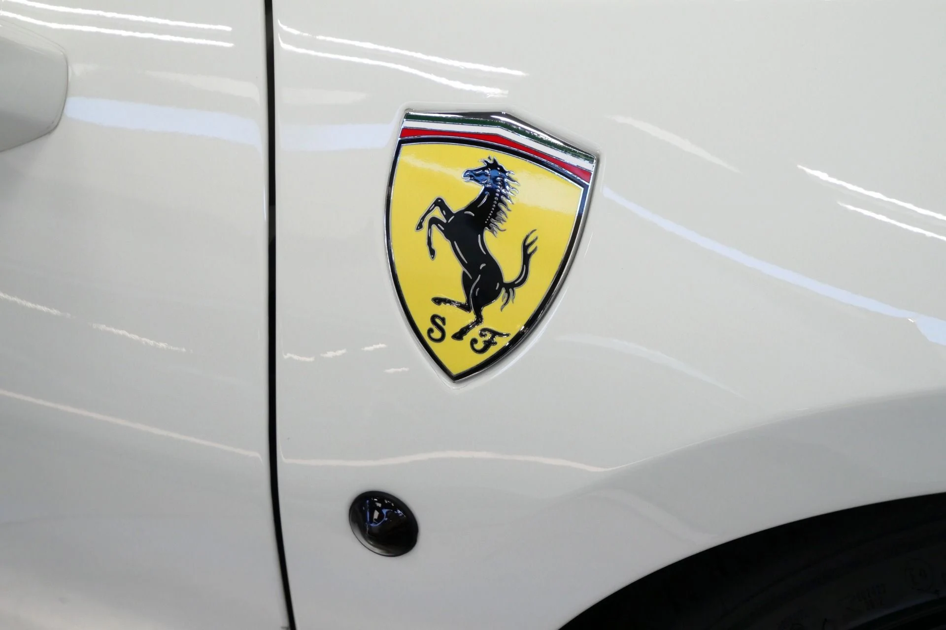 mph043_1066821208_Used_2018_Ferrari_488_GTB_1755116927_3f2843e619
