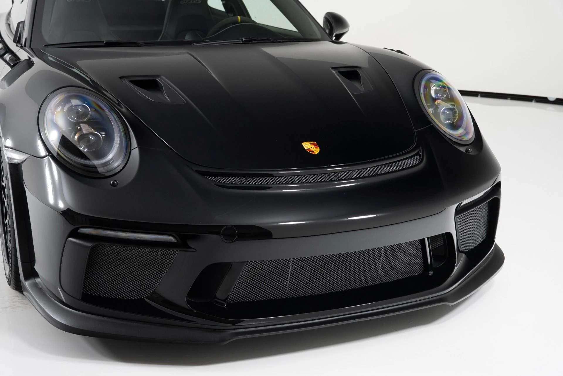 mph043_1075304436_Used_2019_Porsche_911_GT_3_RS_1748652139_38ac8aaca9