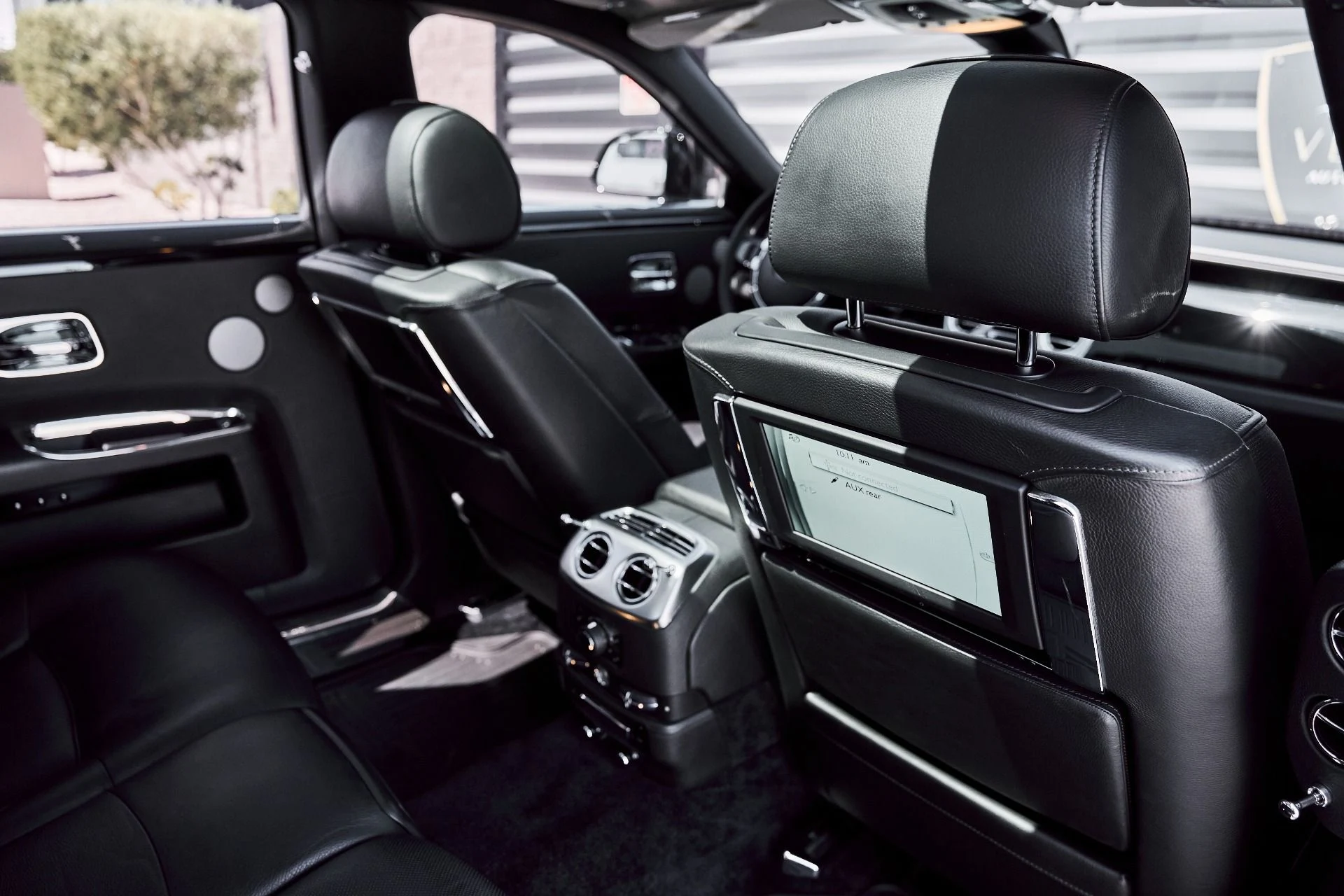 mph043_1082427446_Used_2014_Rolls_Royce_Ghost_Base_1781025997_f4de85a720