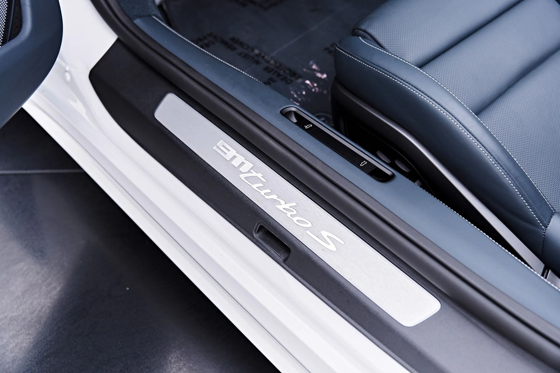 mph043_1097749407_Used_2025_Porsche_911_Turbo_S_1788486967_3b7064baa4