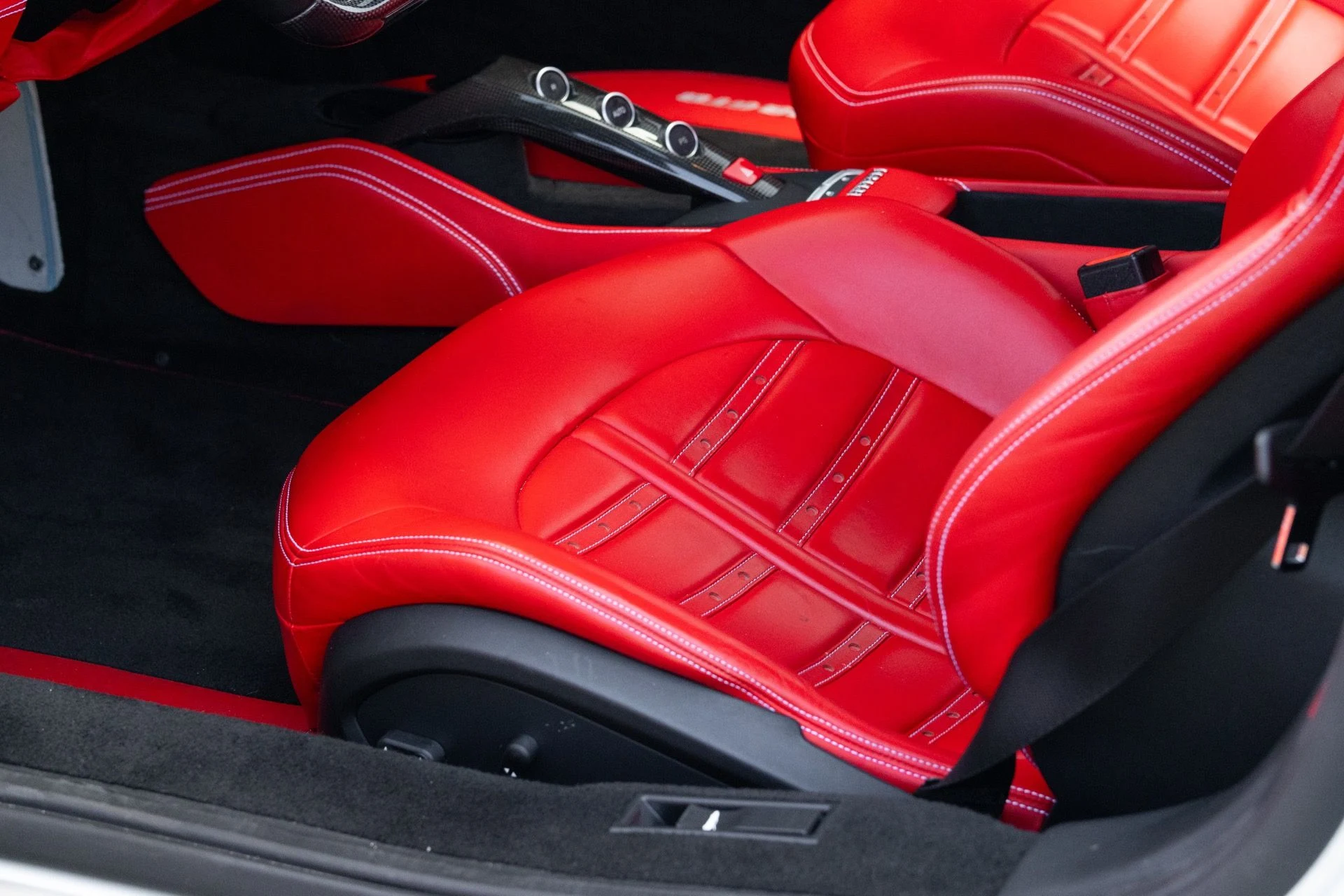 mph043_1106880835_Used_2017_Ferrari_488_GTB_1776194926_b5cc5cf65a