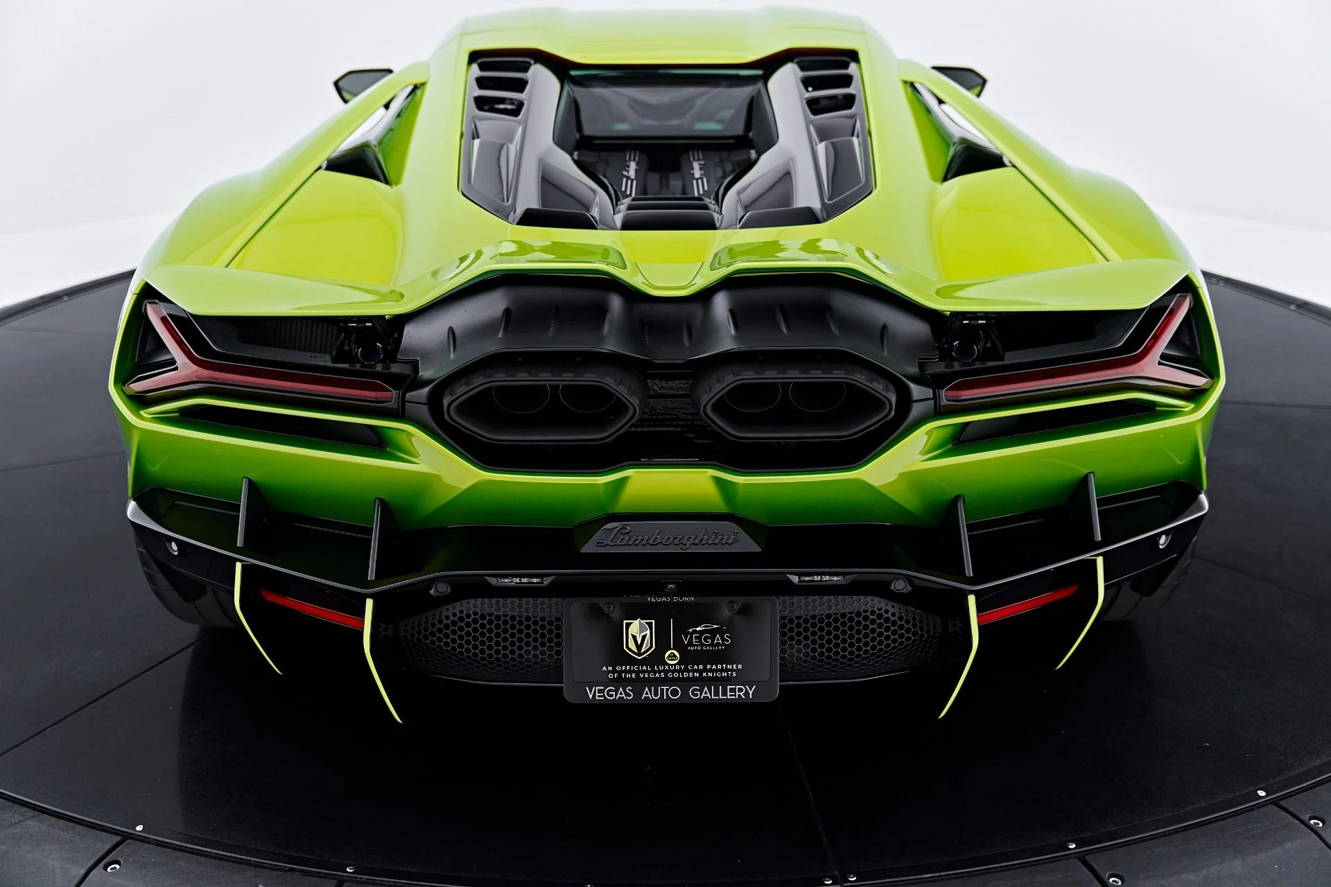 mph043_1109534923_Used_2025_Lamborghini_Revuelto_Base_1785289427_b5c65a01f6