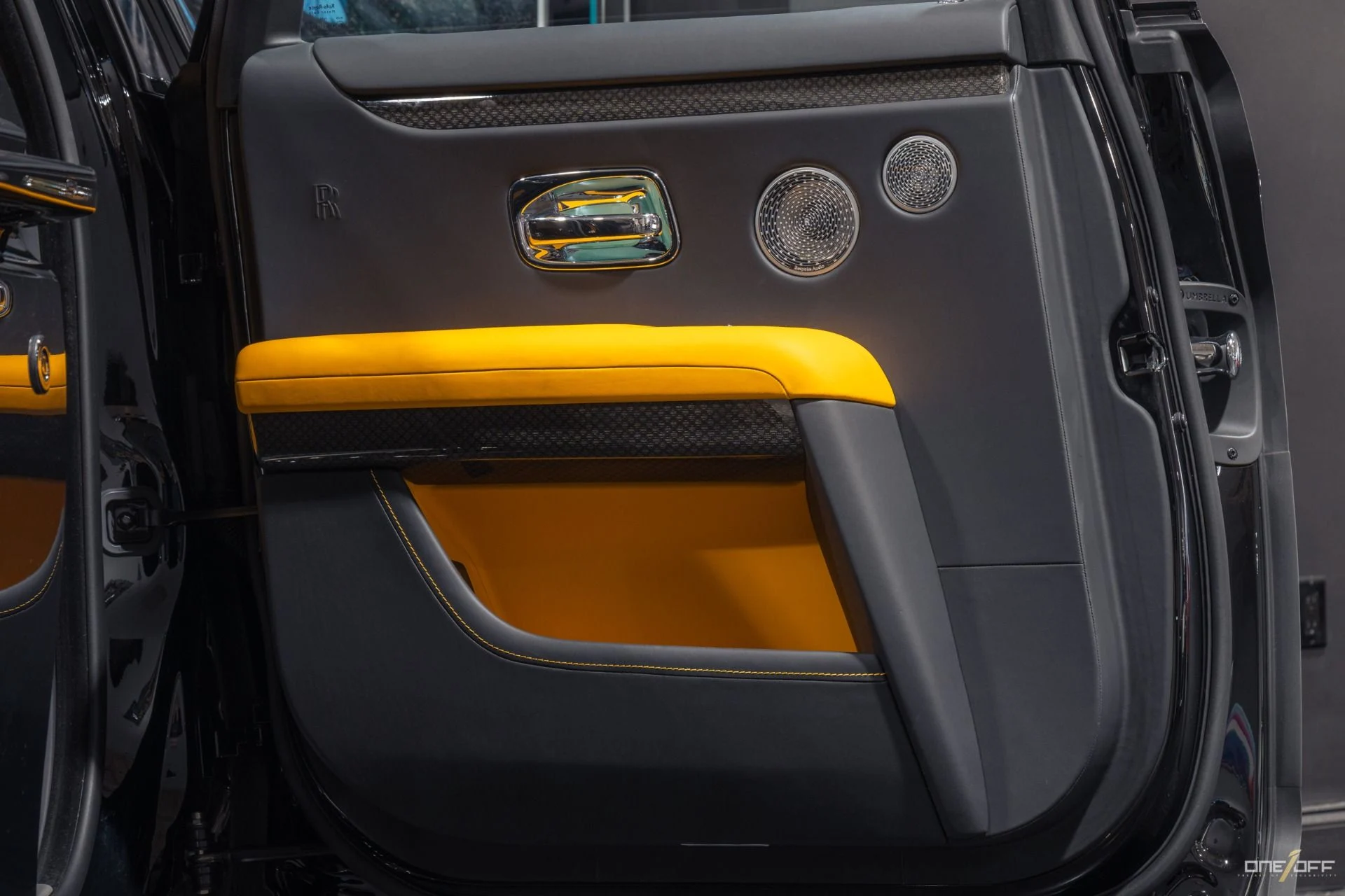 mph043_1113625506_Used_2022_Rolls_Royce_Black_Badge_Ghost_FULL_Urban_Design_Carbon_Kit_477_K_MSRP_Starlight_1759778193_df931bf5d5