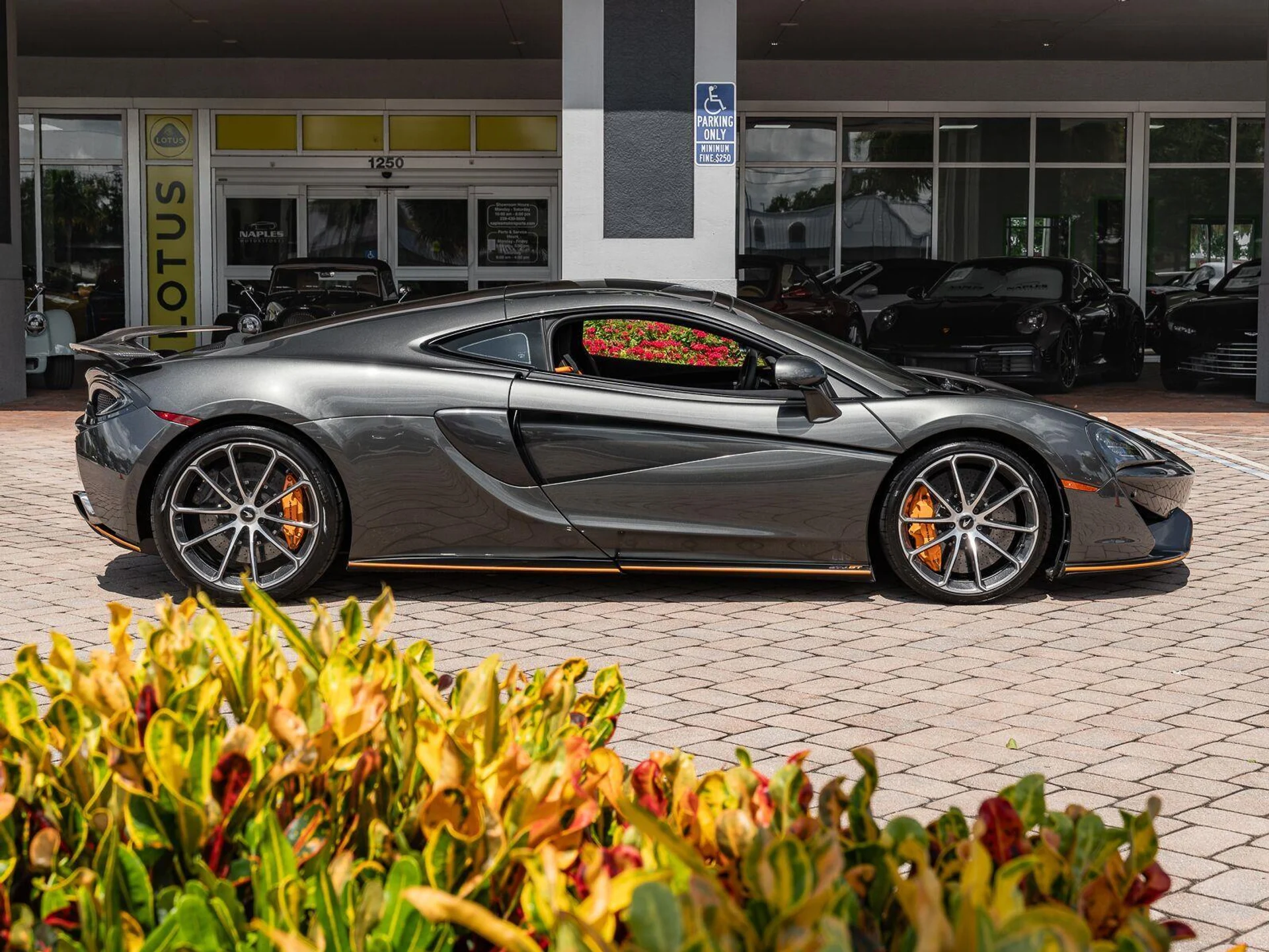 mph043_1128507812_Used_2019_Mc_Laren_570_GT_Coupe_1785532158_e35cea9306