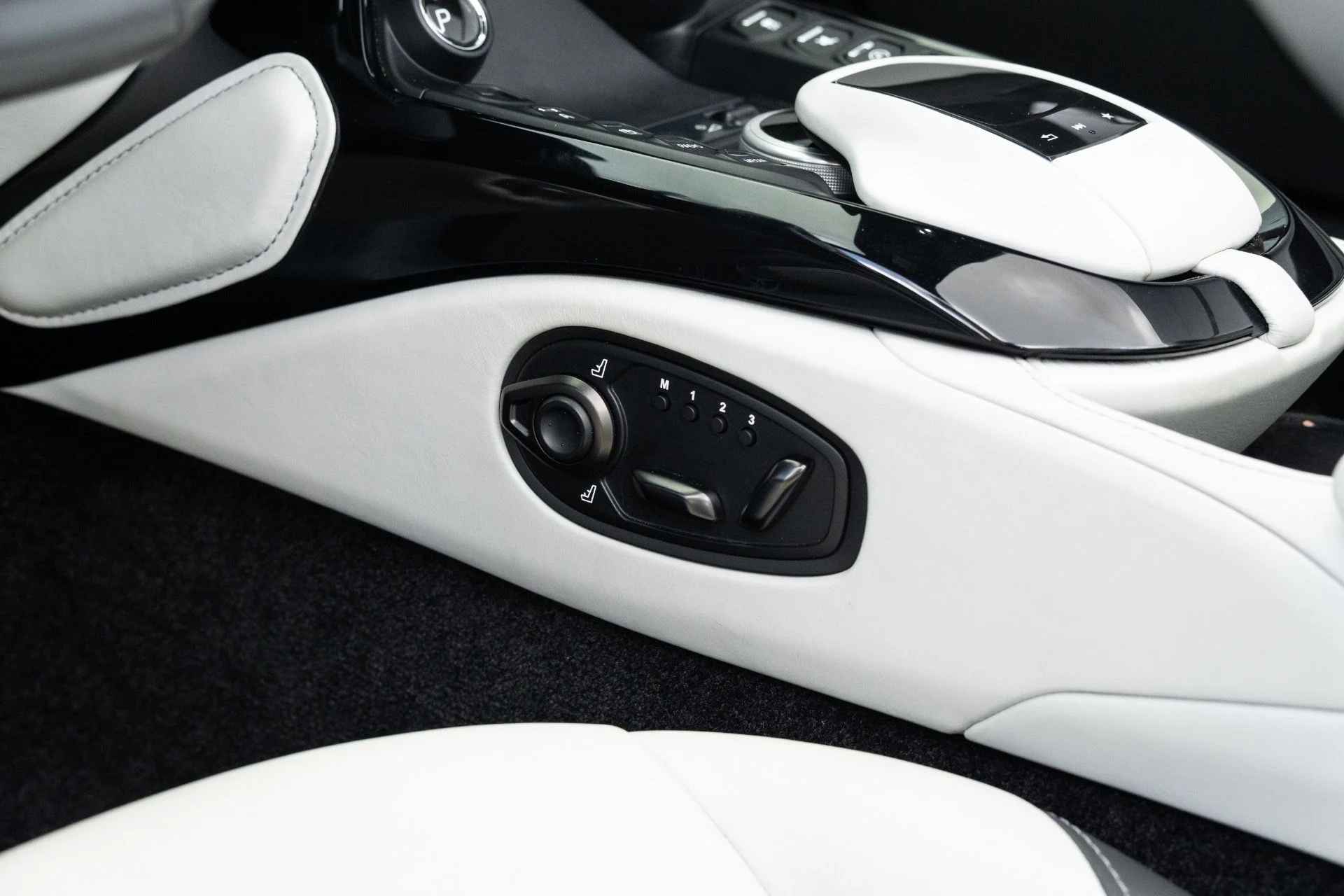 mph043_1132129564_Used_2023_Aston_Martin_Vantage_V8_1773336980_c8f2a8033c