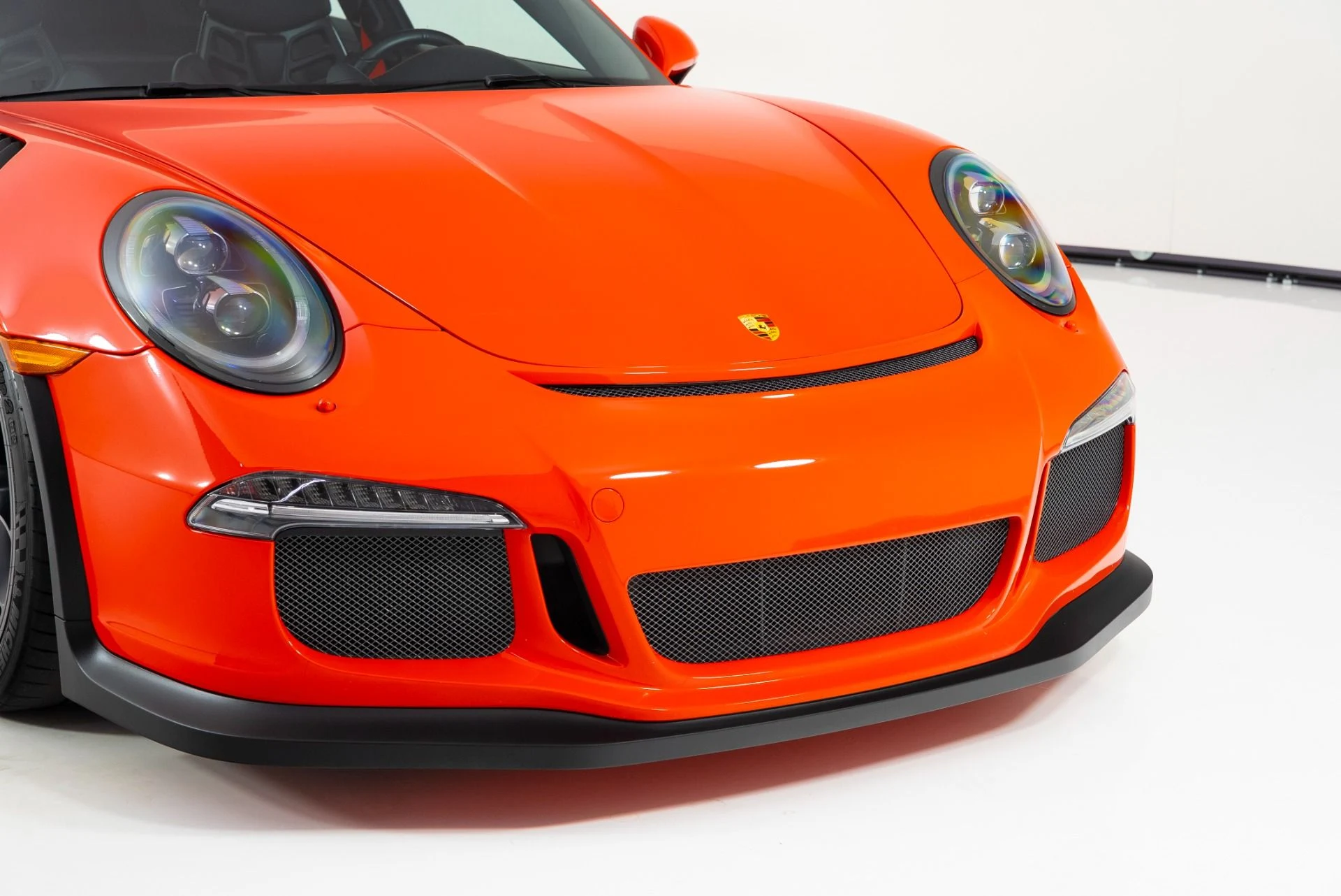 mph043_1134898351_Used_2016_Porsche_911_GT_3_RS_1754423366_a5e514662e