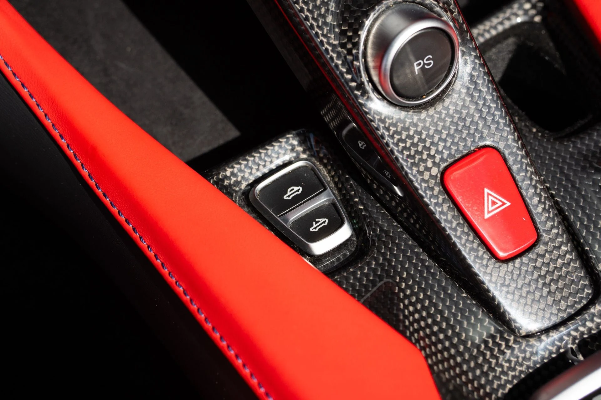 mph043_1139345488_Used_2019_Ferrari_Portofino_1771440921_67db8de805