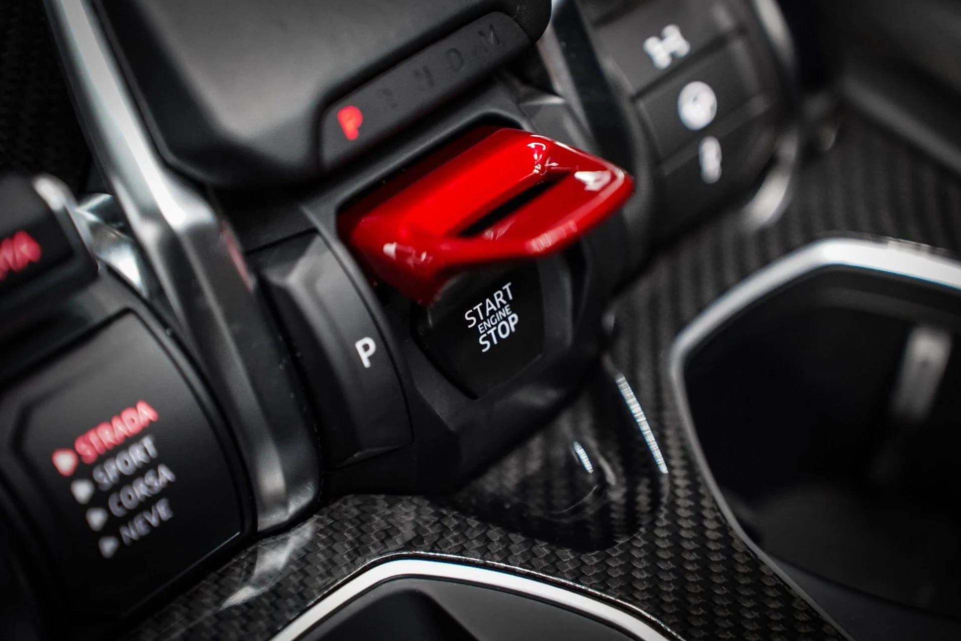 mph043_1195341551_37414663_06026_2020_lamborghini_urus_016_1d71c829ef