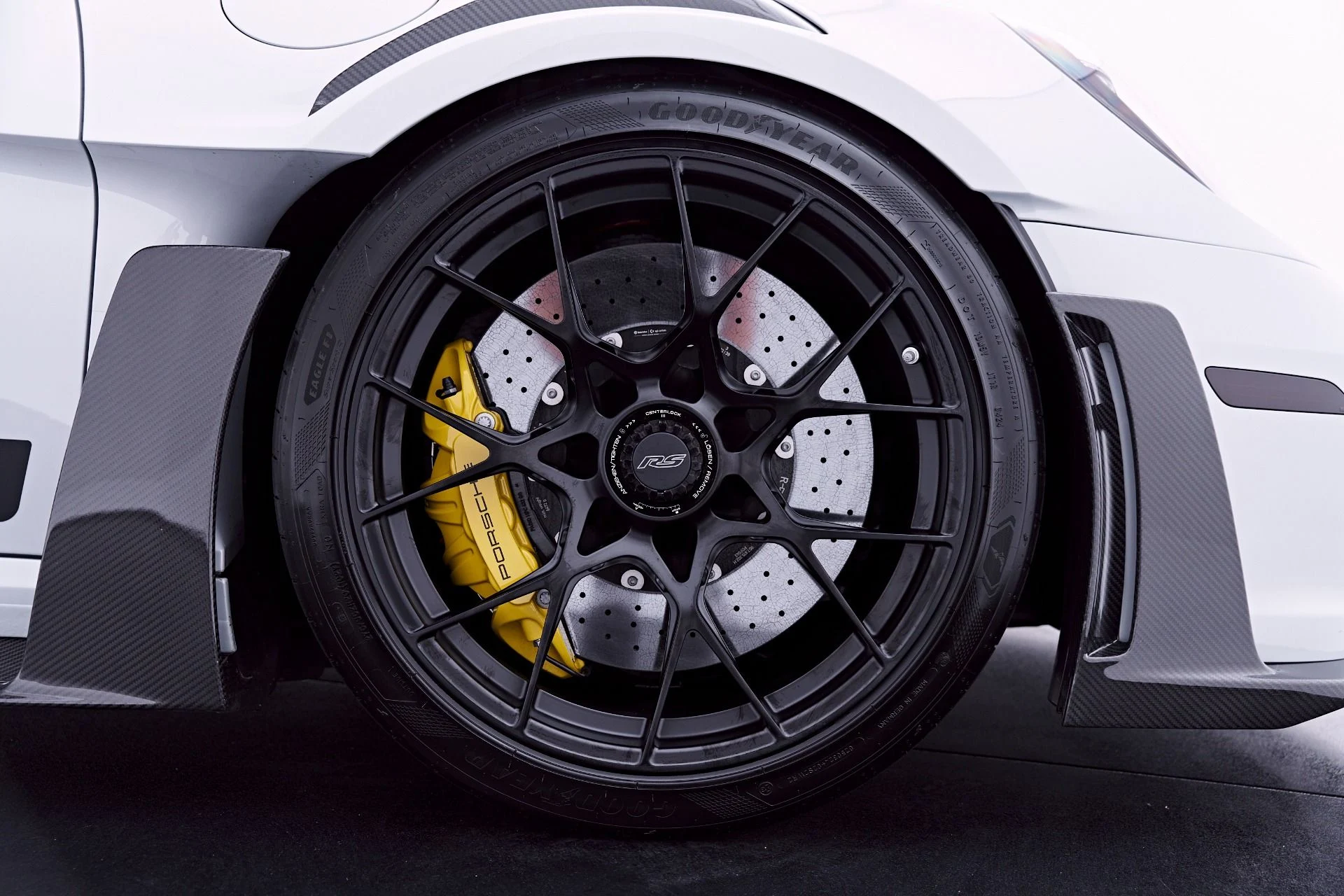 mph043_1204207046_Used_2025_Porsche_911_GT_3_RS_1781833705_11f27fd900