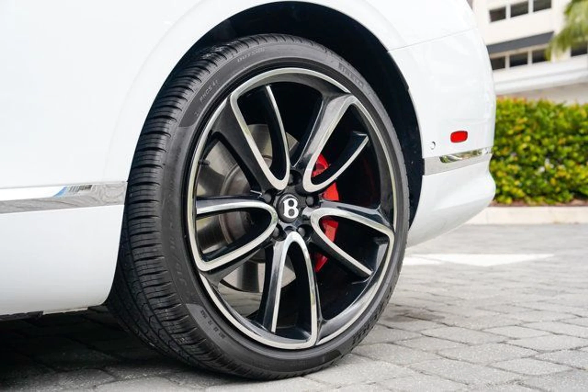 mph043_123754463_22981563_44_640_740da69aee