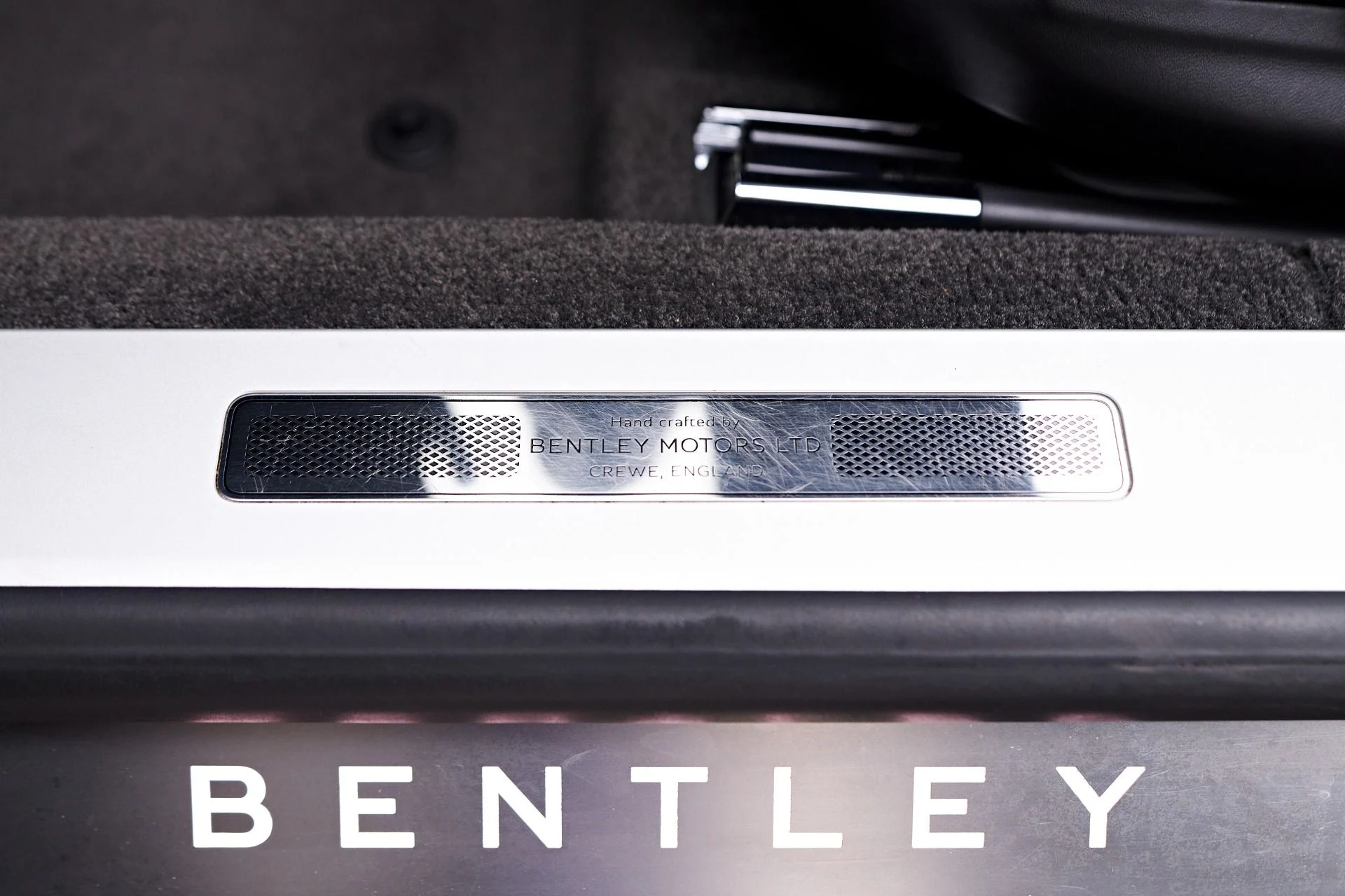 mph043_1244856146_Used_2021_Bentley_Flying_Spur_W12_1754099984_87240af987