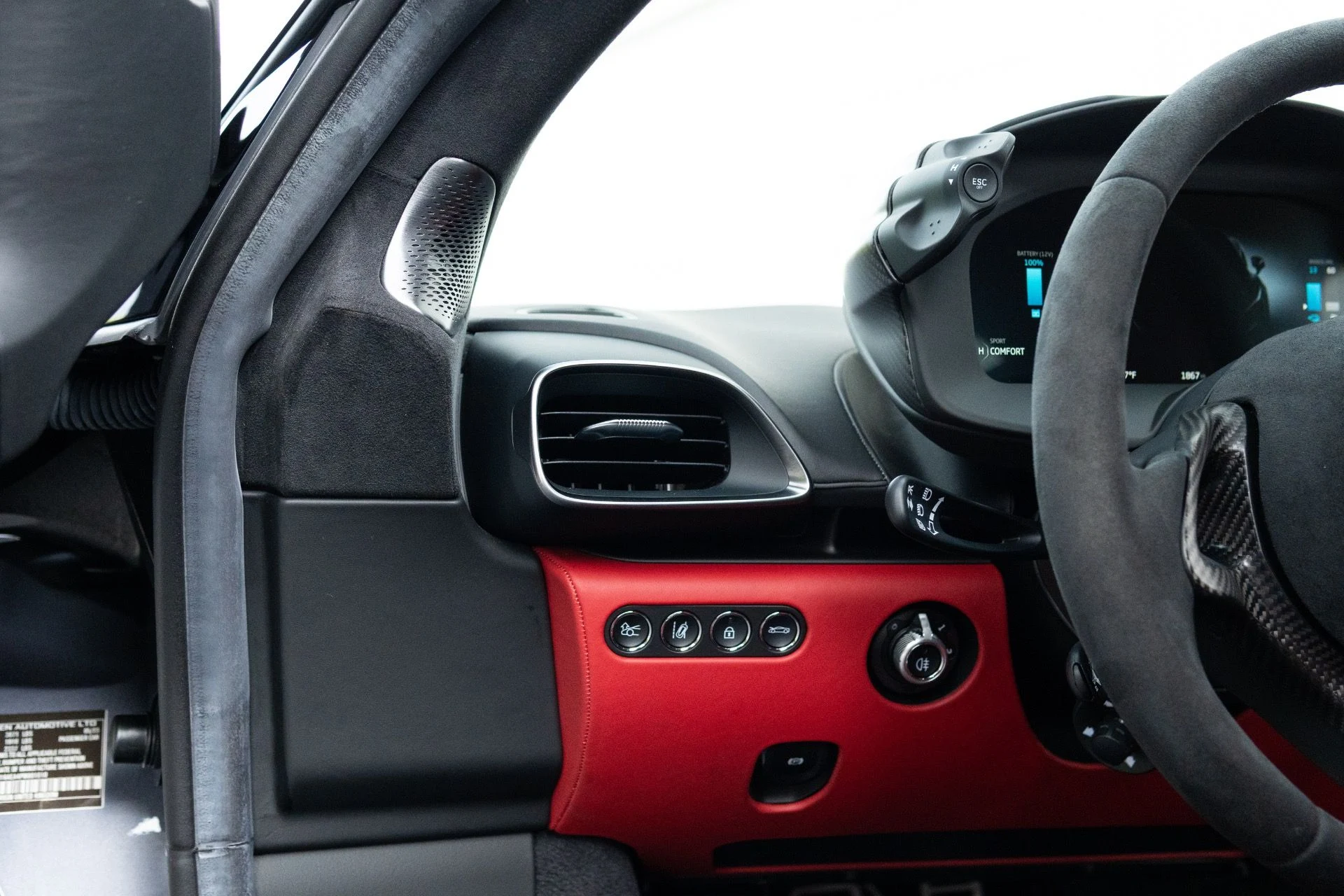 mph043_125215556_Used_2023_Mc_Laren_Artura_1776712926_eaa2fcee13