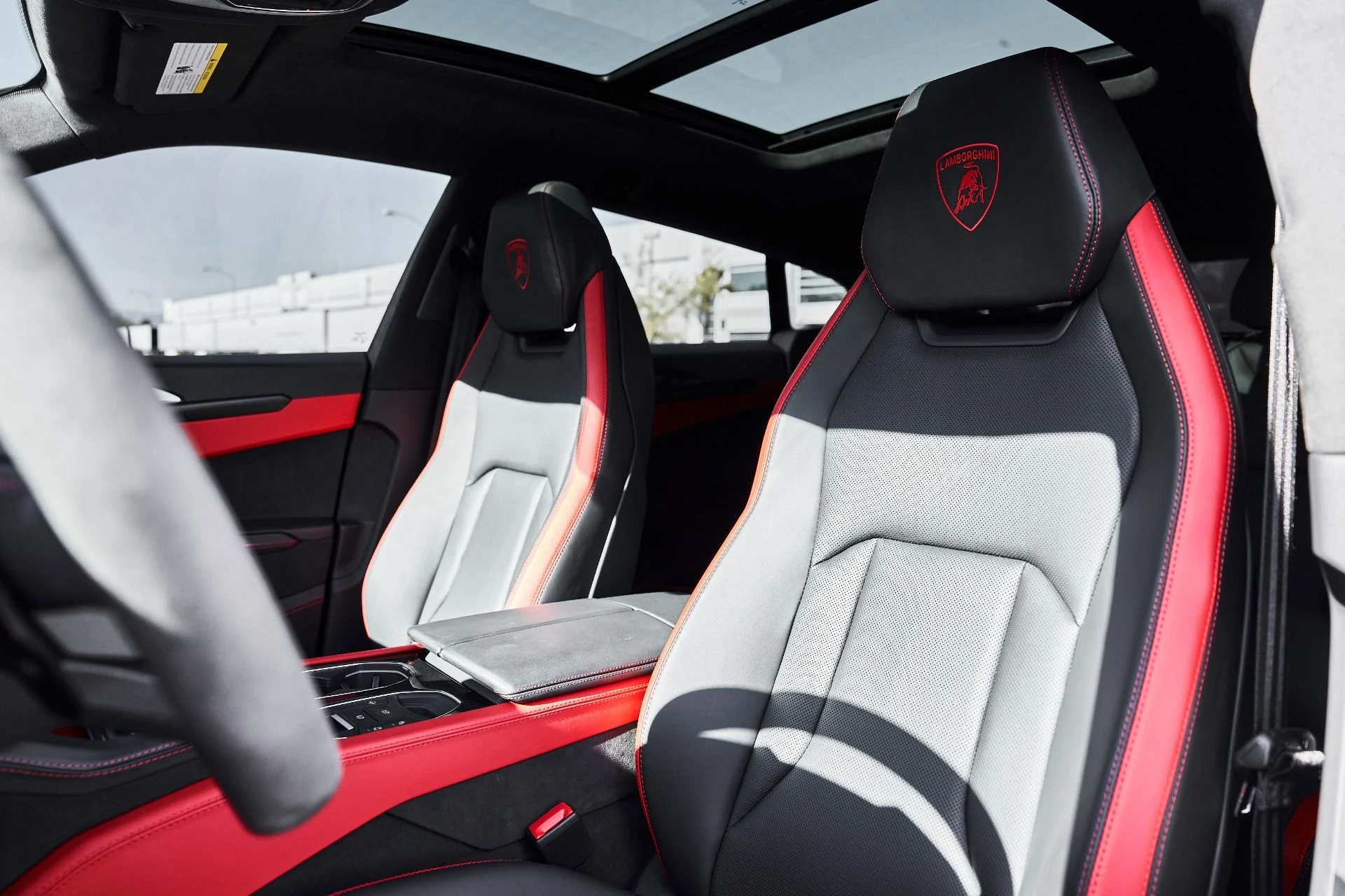mph043_1255694779_Used_2025_Lamborghini_Urus_SE_1778289239_295951b6fe