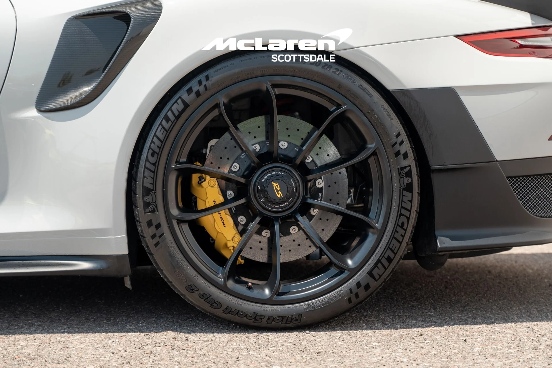 mph043_1260359667_Used_2019_PORSCHE_911_GT_2_RS_1786816376_bb9d635892