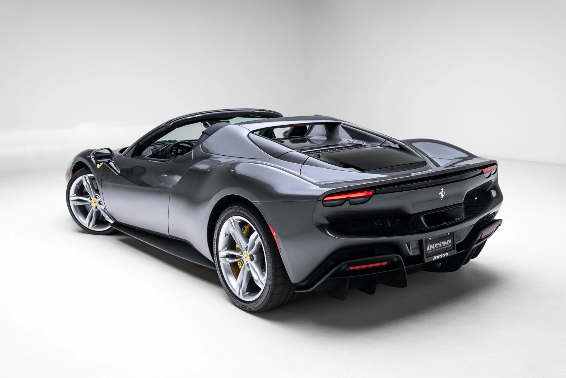 mph043_1263173550_Used_2025_Ferrari_296_GTS_1775518488_45daa33172