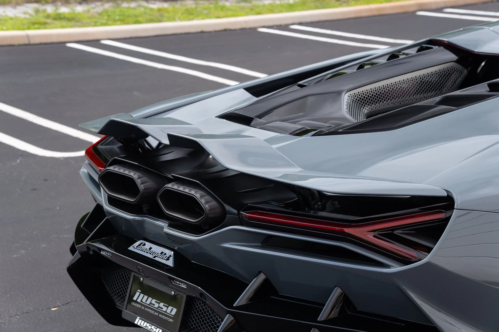 mph043_1264786788_Used_2024_Lamborghini_Revuelto_1778880537_3d7fb36a70