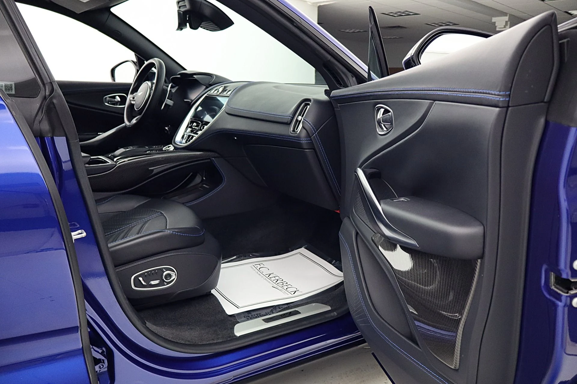 mph043_130799514_Used_2023_Aston_Martin_DBX_707_f7d7b938db