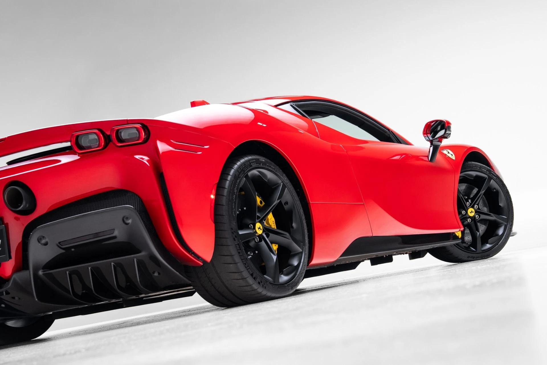 mph043_1311527124_Used_2024_Ferrari_SF_90_Stradale_1774546105_34fa344e46