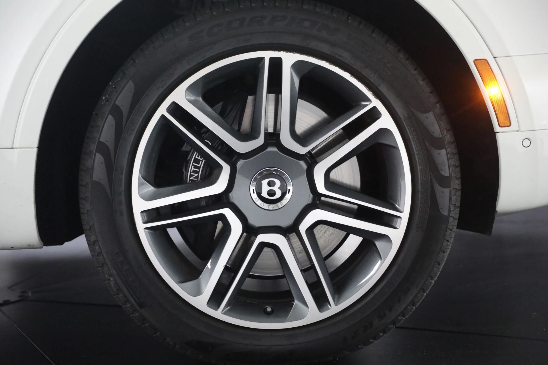 mph043_1335293203_Used_2018_Bentley_Bentayga_Activity_Edition_c99aeaf9c3