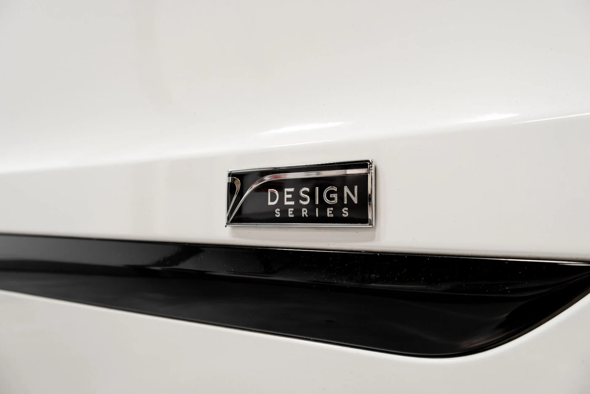 mph043_1343049455_Used_2020_Bentley_Bentayga_V8_1770245140_0693586eb6