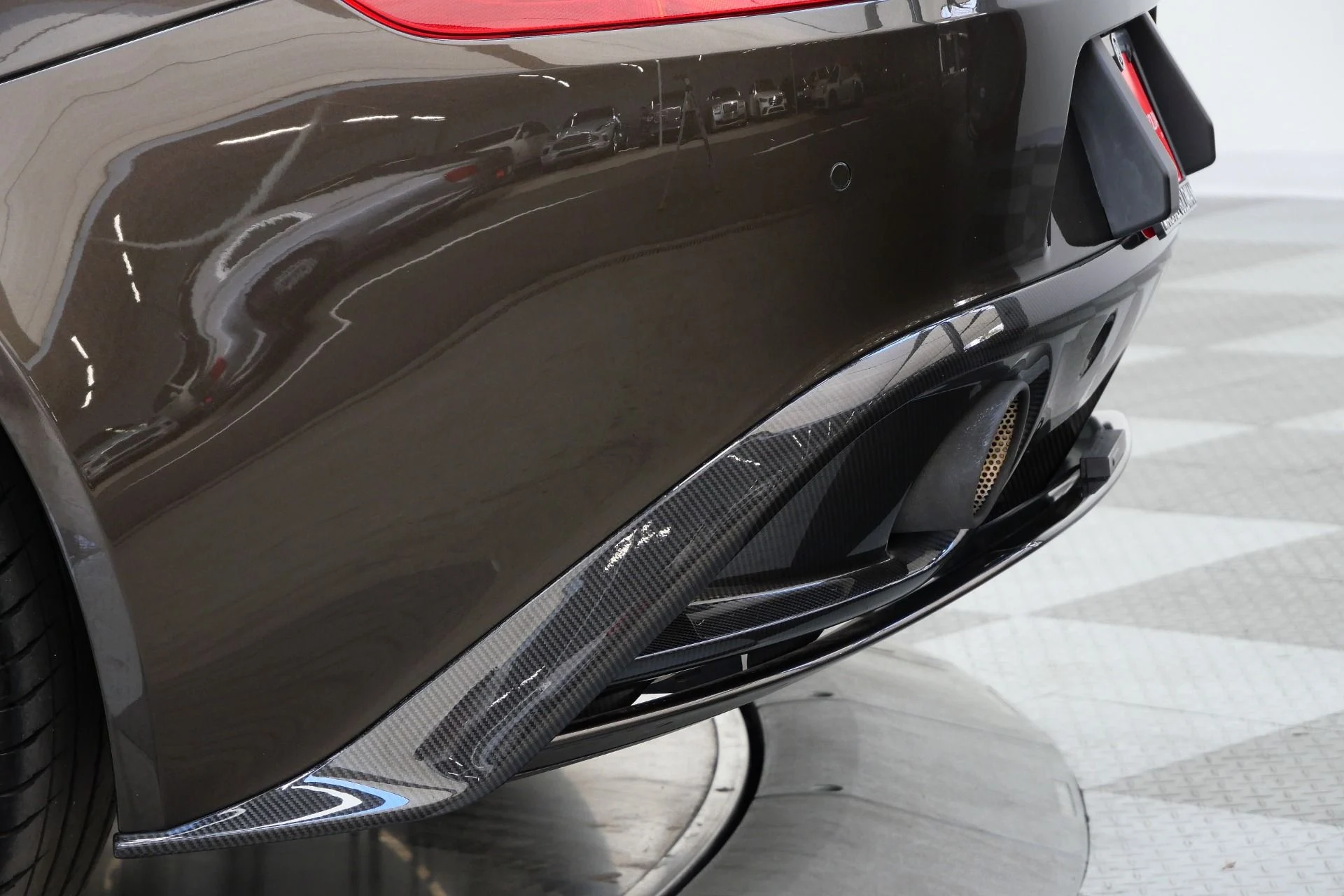 mph043_1358425625_Used_2014_Aston_Martin_Vanquish_Hourglass_Quilting_Beautiful_Color_V12_Power_1770409354_11747fa035