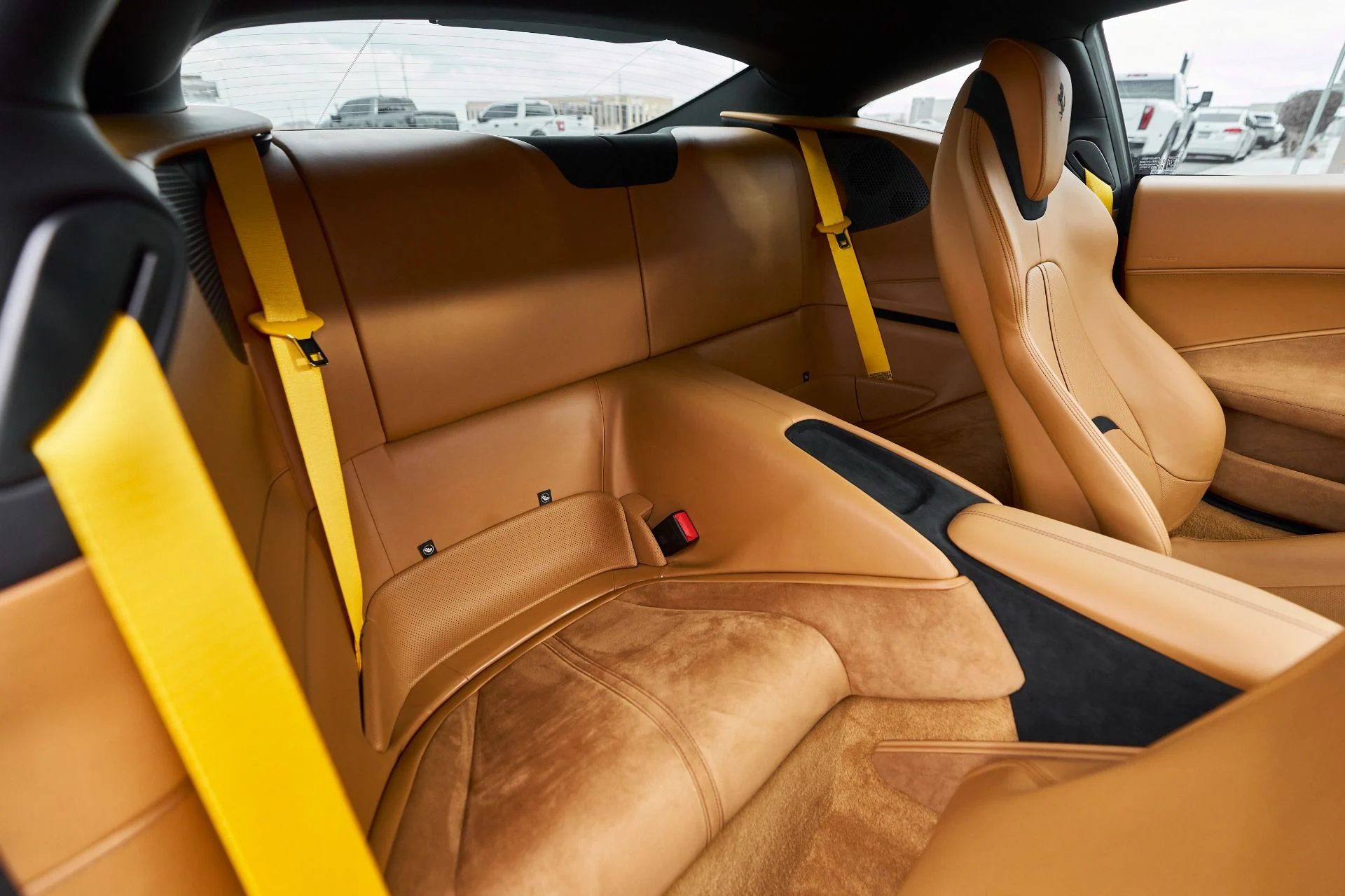 mph043_1375071721_Used_2023_Ferrari_Roma_Base_1761599064_311e0223cc