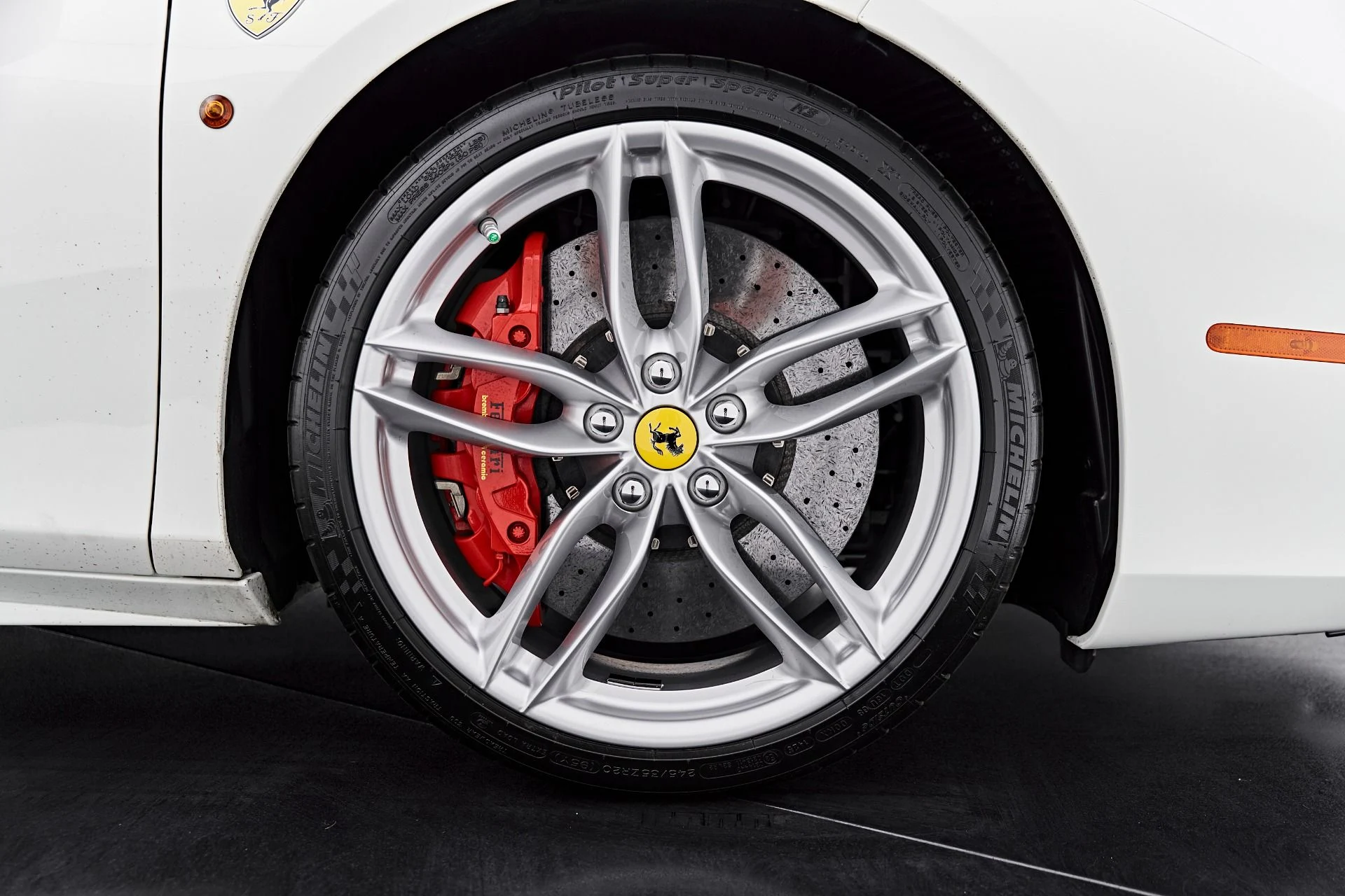 mph043_1378097680_Used_2018_Ferrari_488_Spider_Base_1787888226_9fe7ab9218