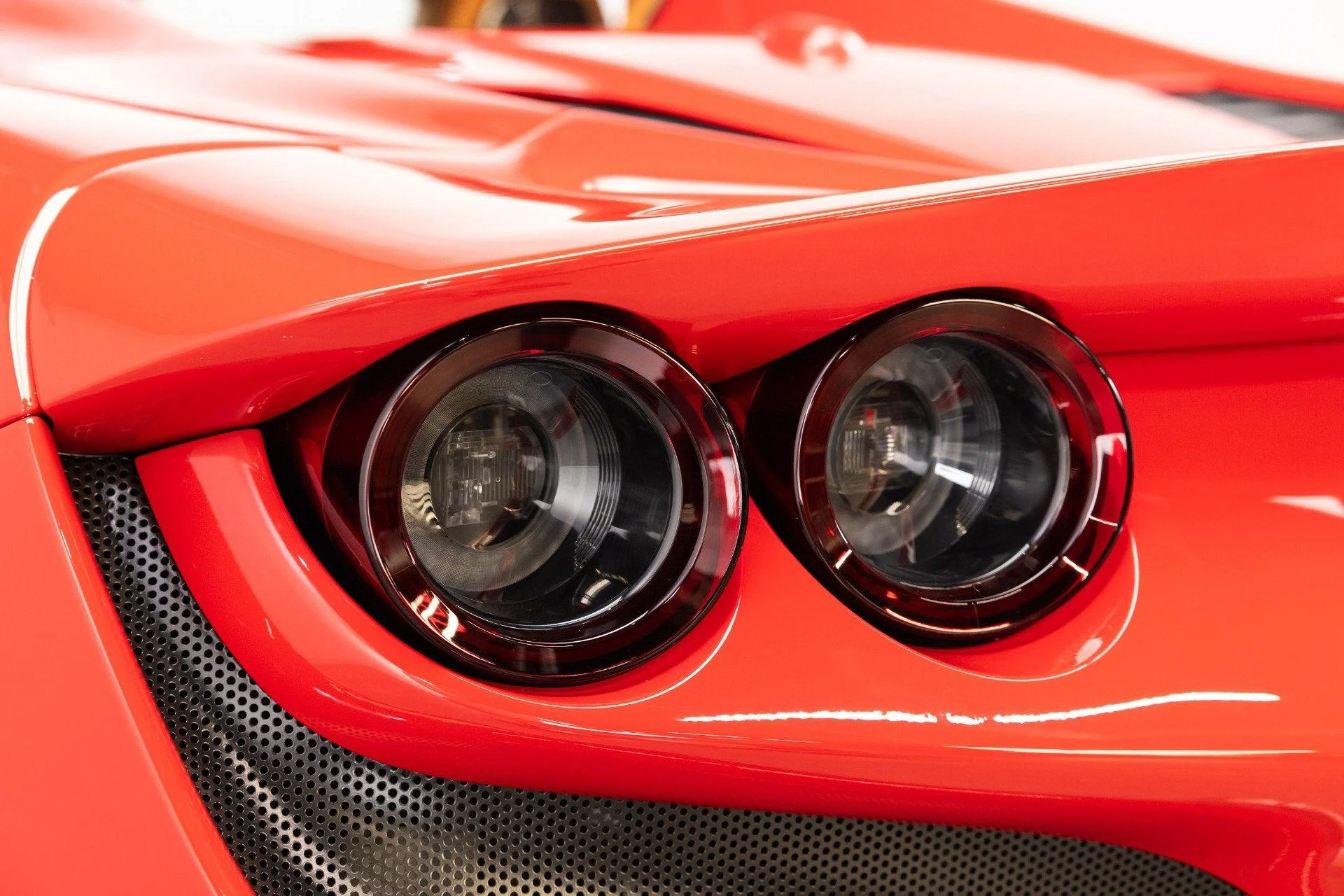 mph043_1379514981_Used_2021_Ferrari_F8_Spider_1788440831_c6cbfce550