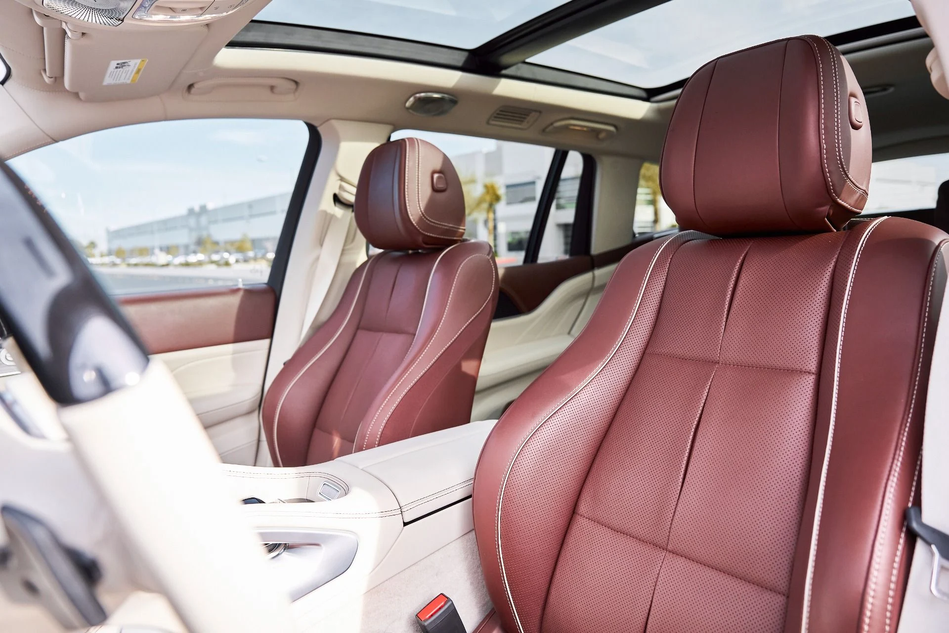 mph043_140562516_Used_2022_Mercedes_Benz_GLS_Maybach_GLS_600_1769655637_2efaf39597