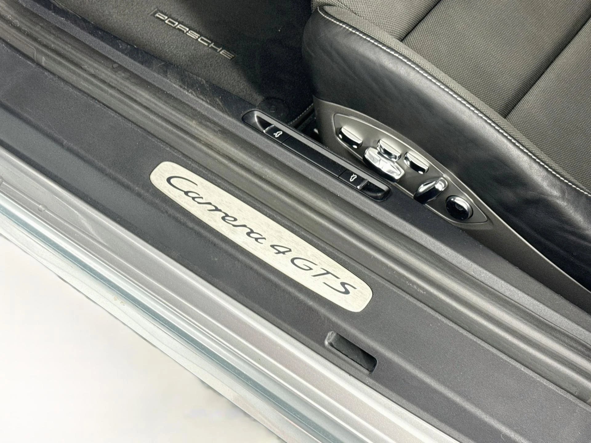 mph043_1412087667_Used_2018_Porsche_911_Carrera_4_GTS_1791931114_202e70d5a3