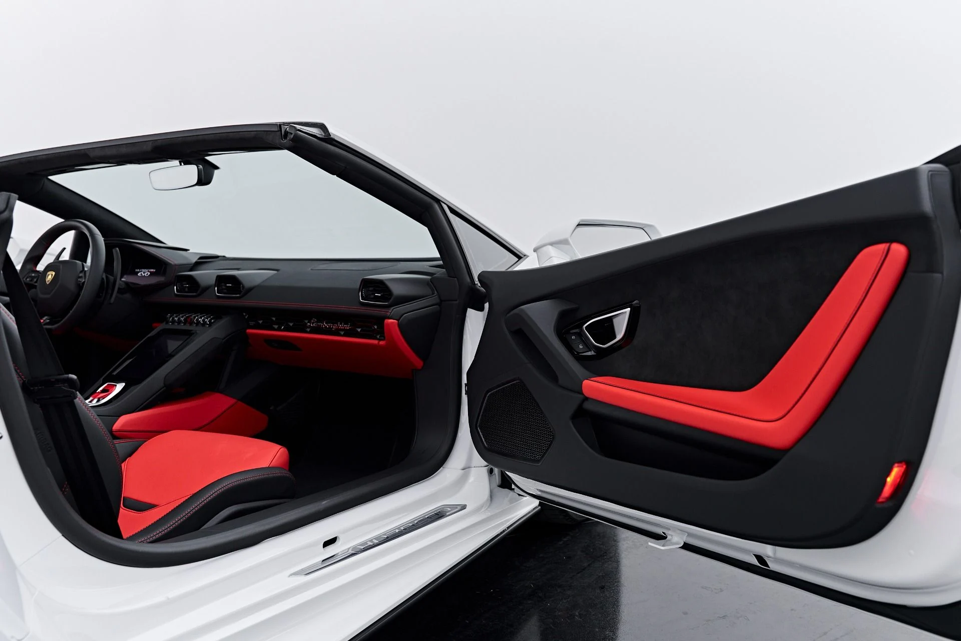 mph043_1412187987_Used_2024_Lamborghini_Huracan_EVO_Base_1791337144_e2a95136ef