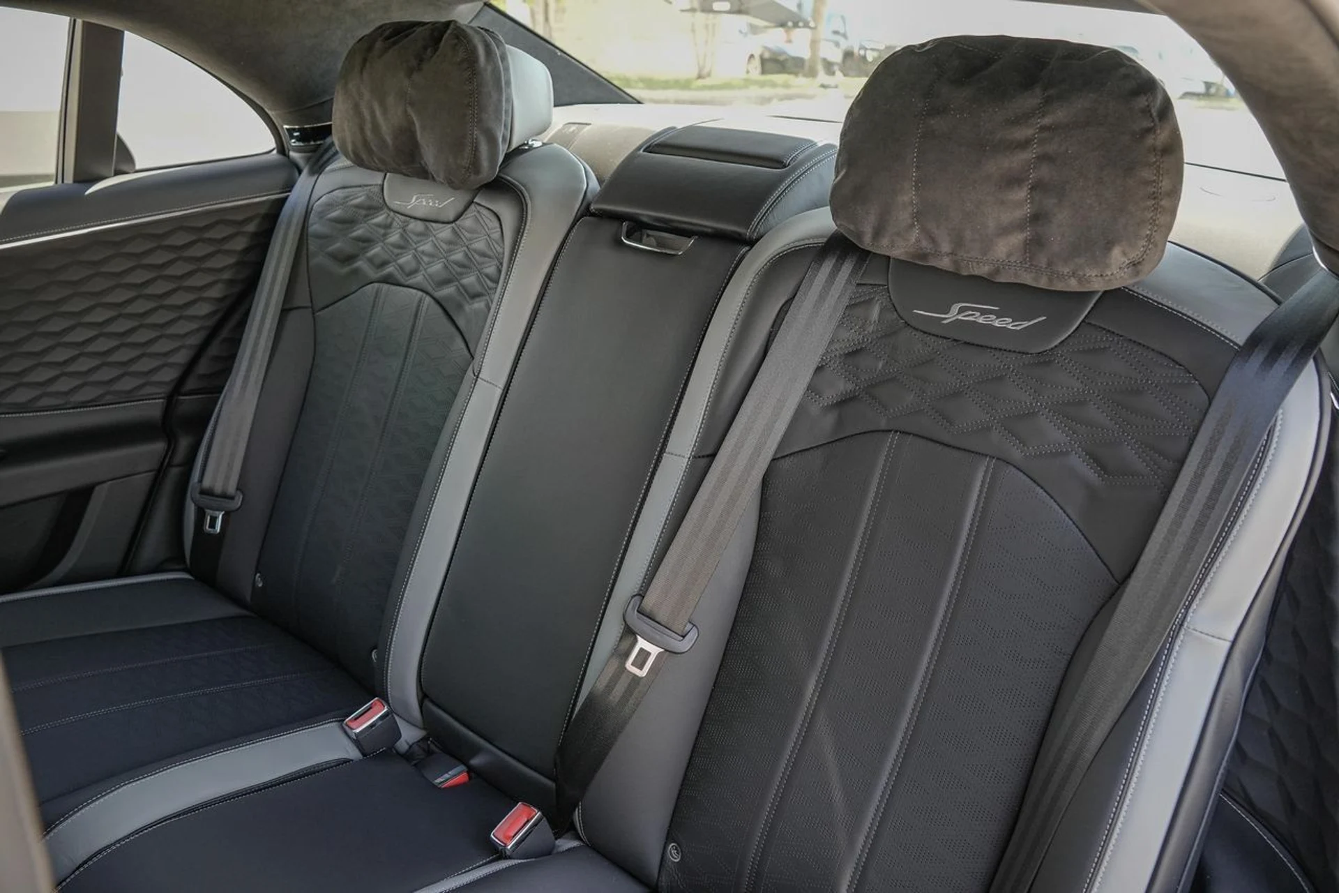 mph043_142041345_Hi_Tech_Luxury_Imports_LLC_SCBBR_6_ZG_8_SC_021779_image_43_33c02c1213