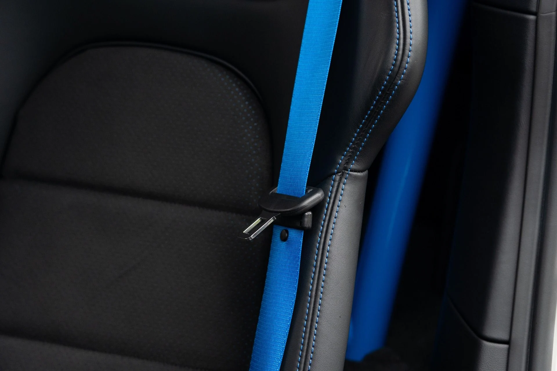 mph043_1450638388_Used_2024_Porsche_911_GT_3_1768339122_1be645c23d