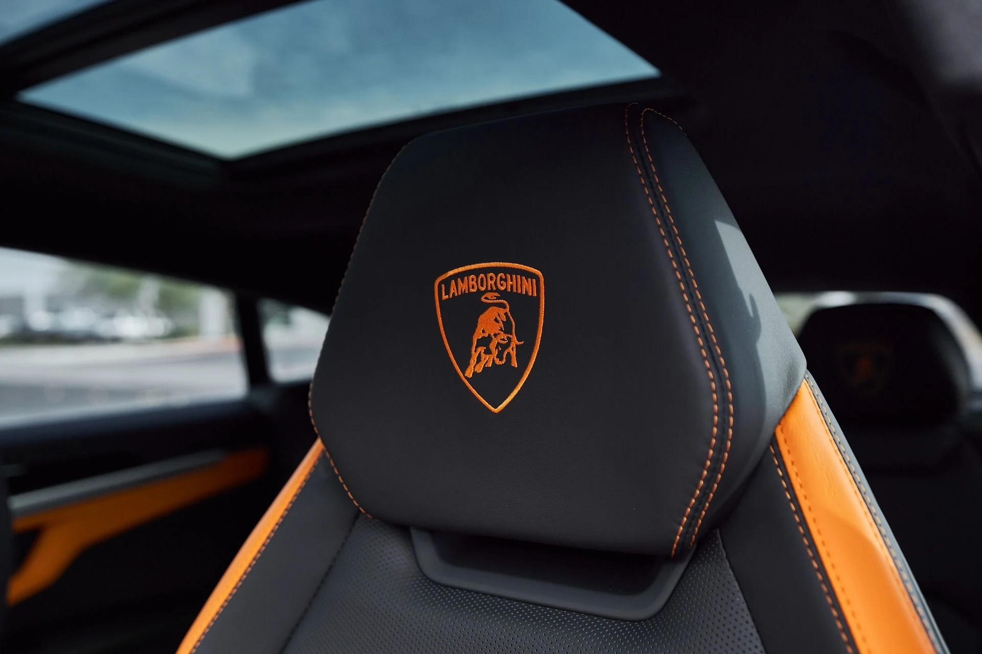 mph043_1455739774_Used_2025_Lamborghini_Urus_SE_1763677048_0d522272f2