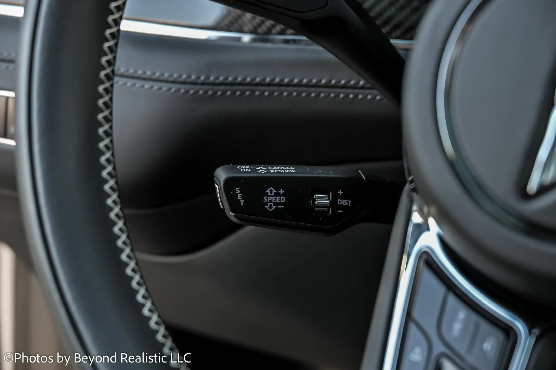 mph043_1456482528_Used_2024_Bentley_Bentayga_V8_1764105199_82a1963bed