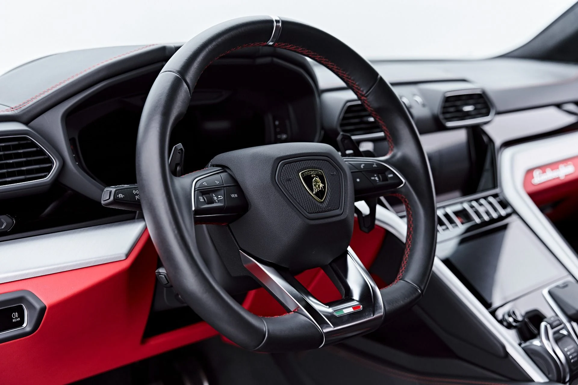 mph043_1467807076_Used_2023_Lamborghini_Urus_S_1784684472_adcadab4e1