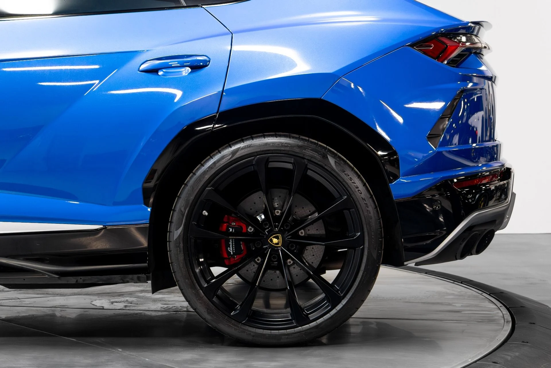 mph043_1468923352_Used_2019_Lamborghini_Urus_1772123275_0c1cae4ab0