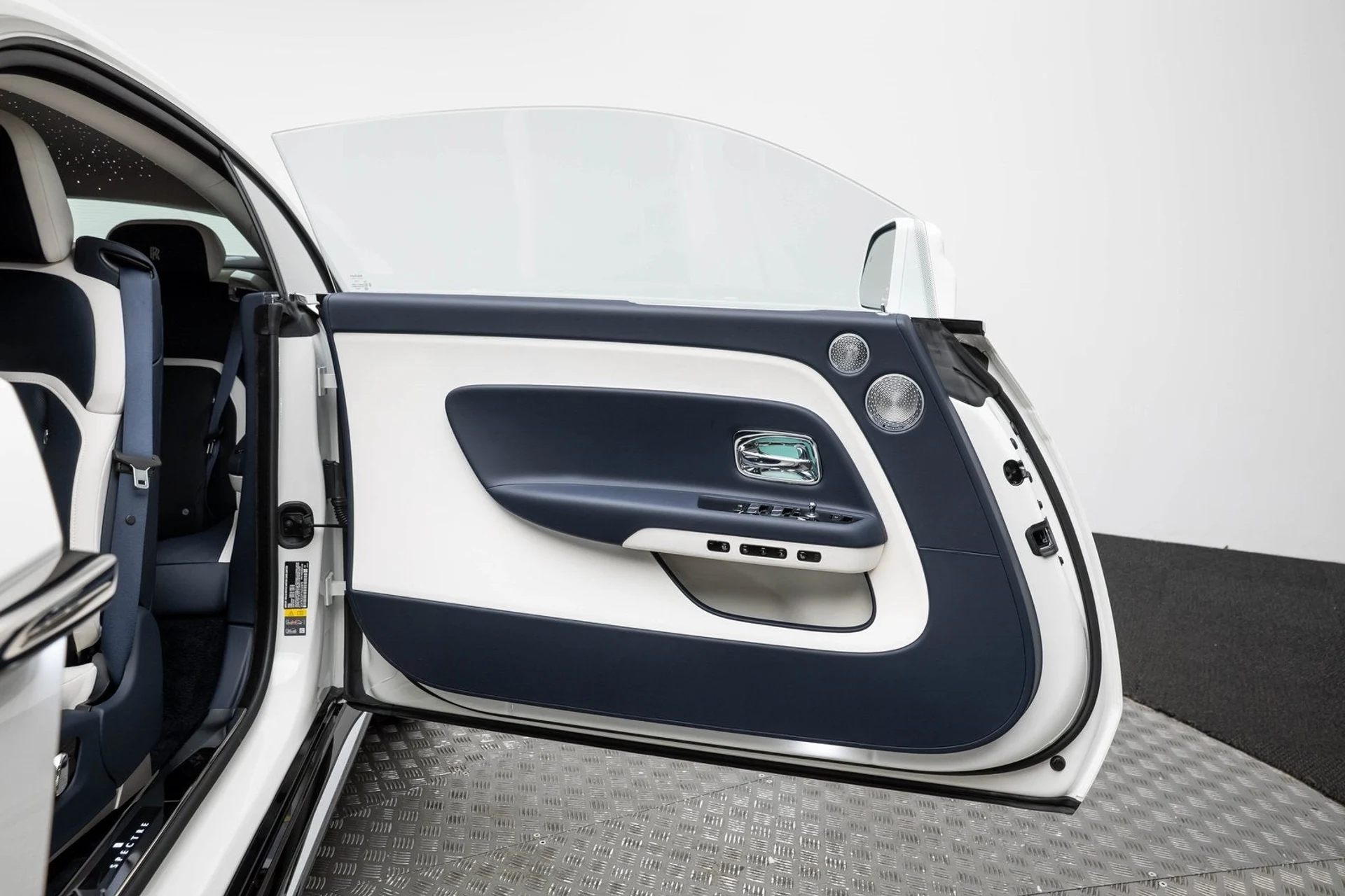 mph043_1480557241_44_6d913ae348