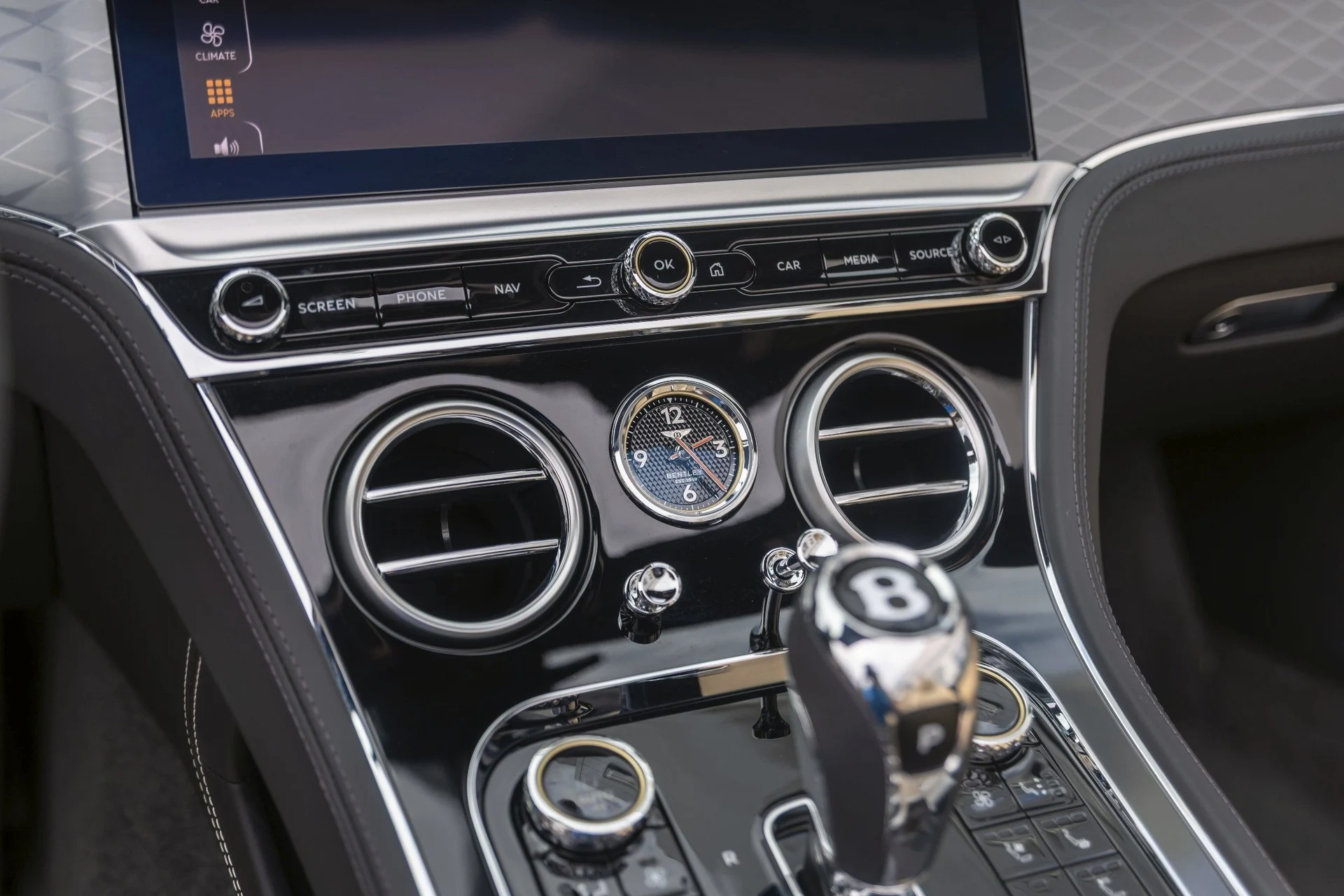 mph043_1480941017_Hi_Tech_Luxury_Imports_LLC_SCBDG_4_ZGXRC_016161_image_43_f99c649b58