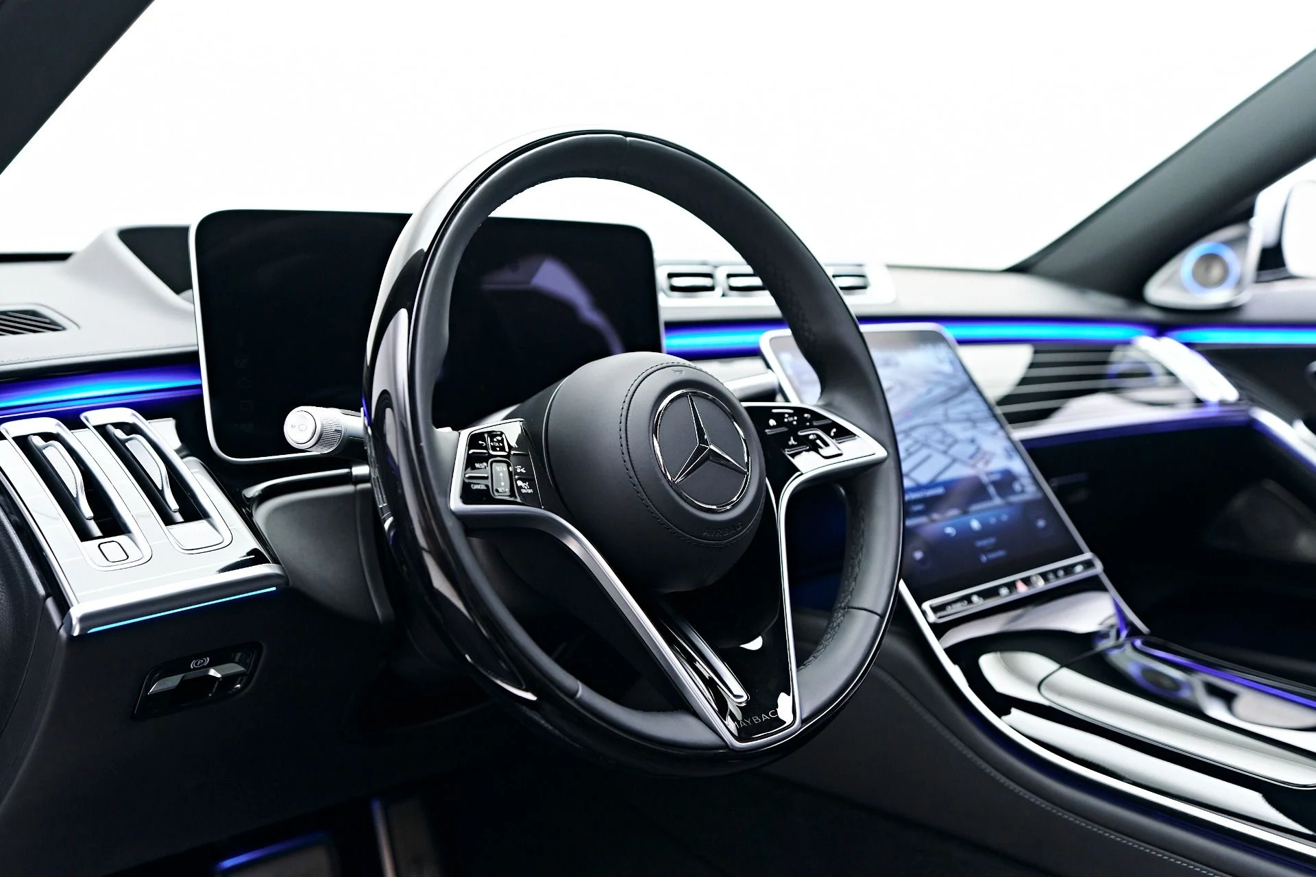 mph043_1482273267_Used_2025_Mercedes_Benz_S_Class_Maybach_S_580_1757004262_c53e74a881