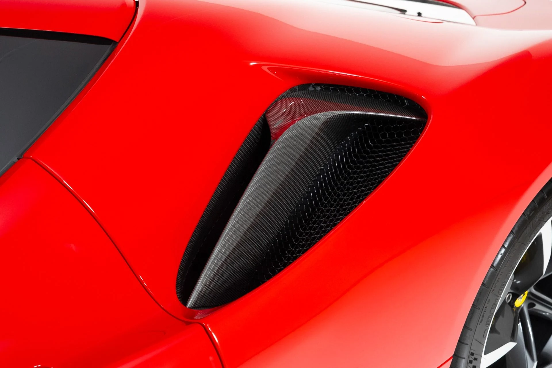 mph043_1489359683_Used_2023_Ferrari_SF_90_Stradale_1755717820_d0a469fdc8