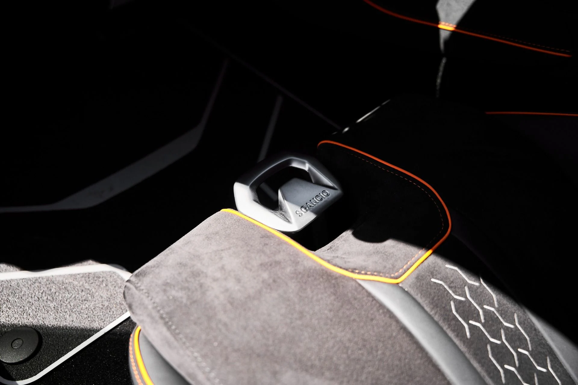 mph043_1515224951_Used_2023_Lamborghini_Huracan_Sterrato_Base_1776823463_a29b879e5e