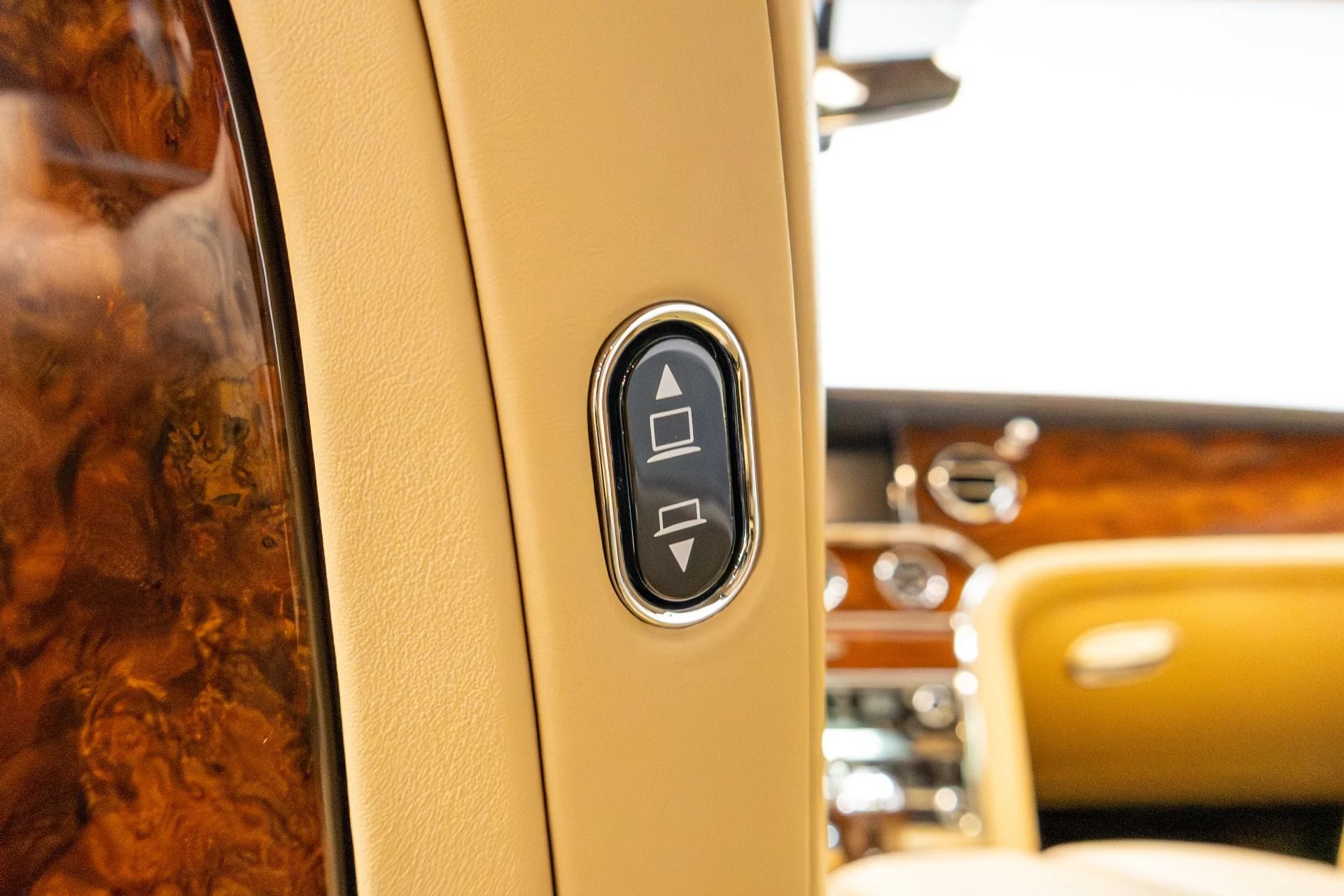 mph043_1518284937_Used_2017_Bentley_Mulsanne_1775514187_54b74a8462