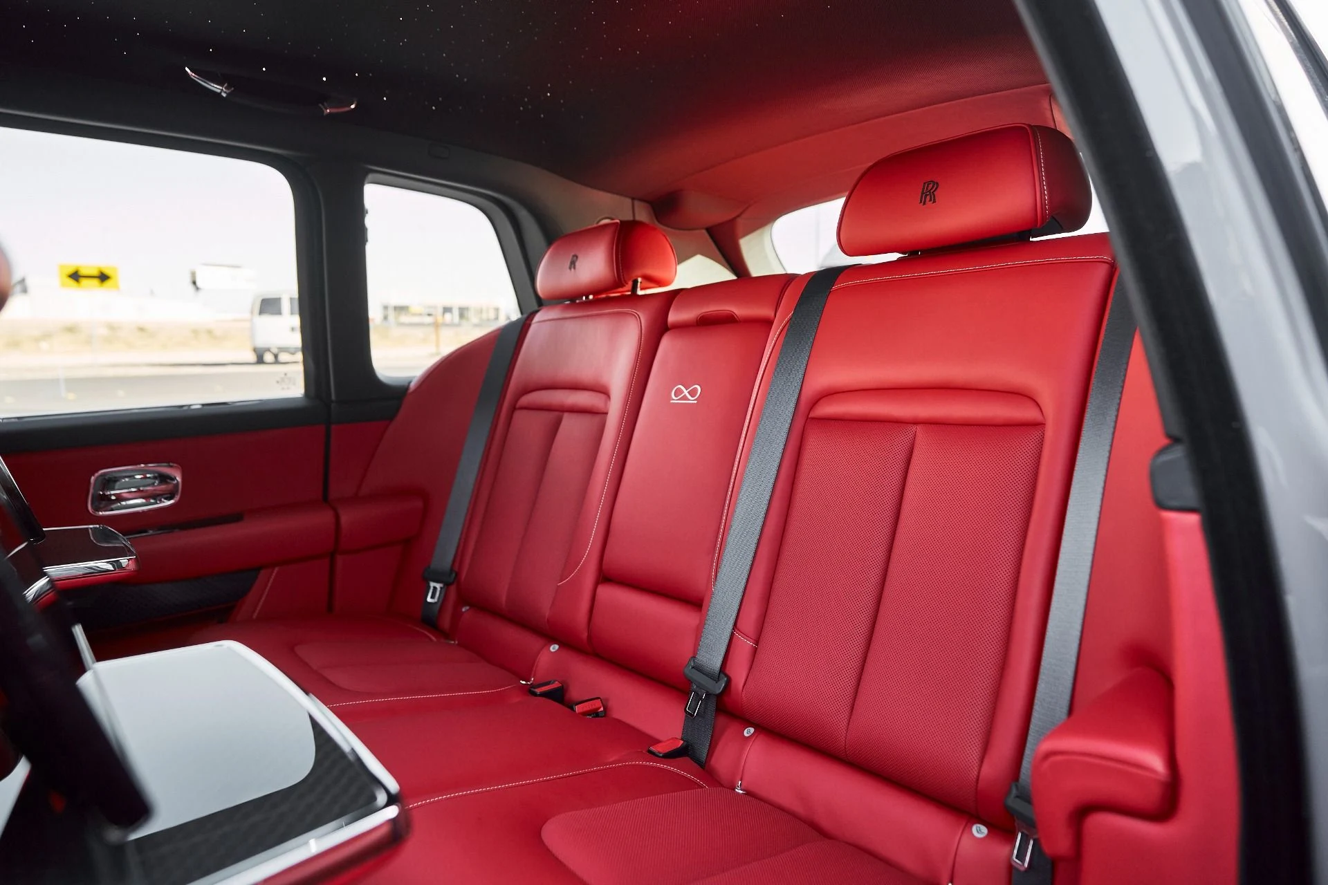 mph043_1518766462_Used_2025_Rolls_Royce_Cullinan_1775588128_93c91ffcec