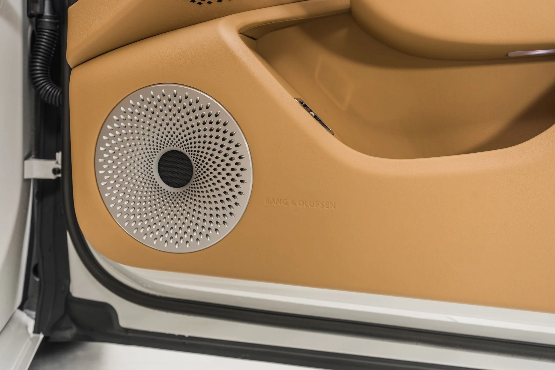 mph043_1529604390_Used_2026_Bentley_Flying_Spur_Azure_1772059089_fbcdb79256