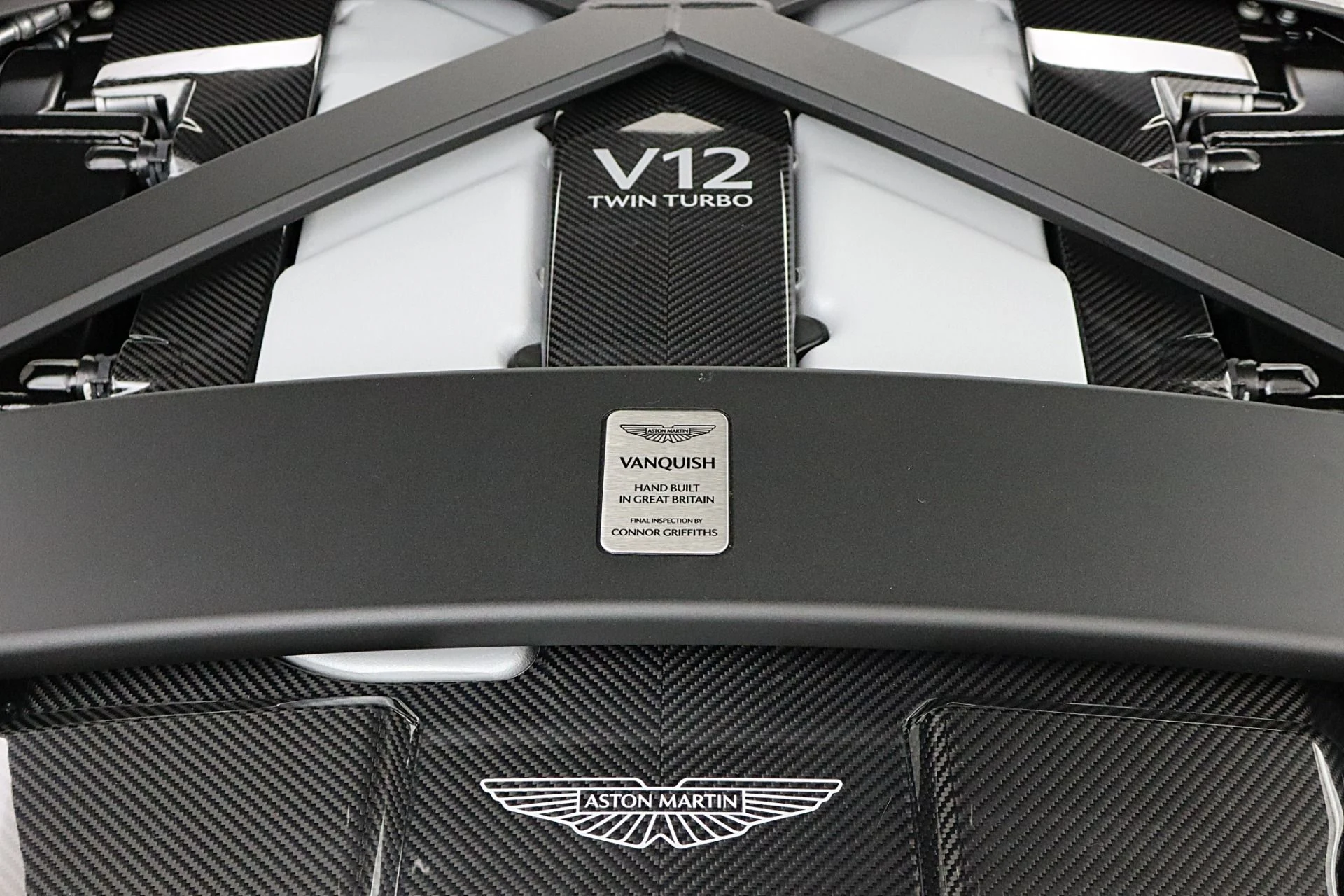 mph043_1557338741_New_2026_Aston_Martin_Vanquish_Volante_fd63e650e2