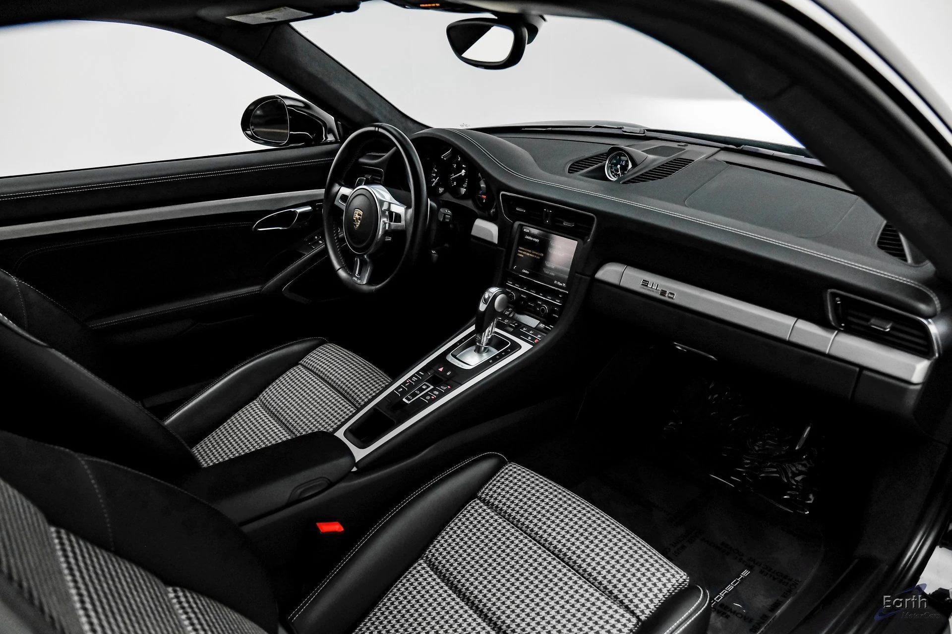 mph043_1561452032_154656544065e252cee0997740a27156x_af43d3dda3