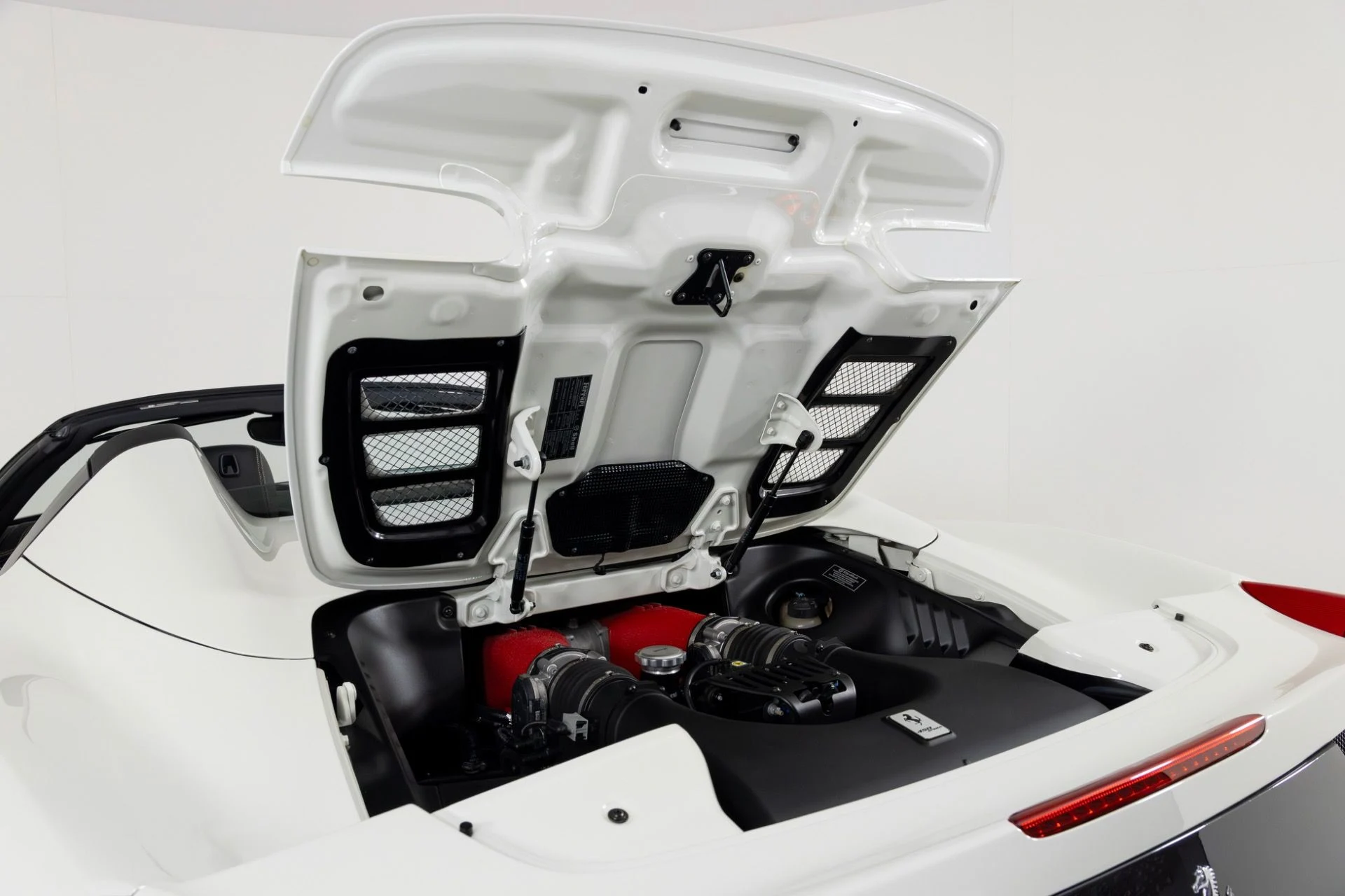 mph043_157604590_Used_2015_Ferrari_458_Italia_1766013376_9bd7847d94