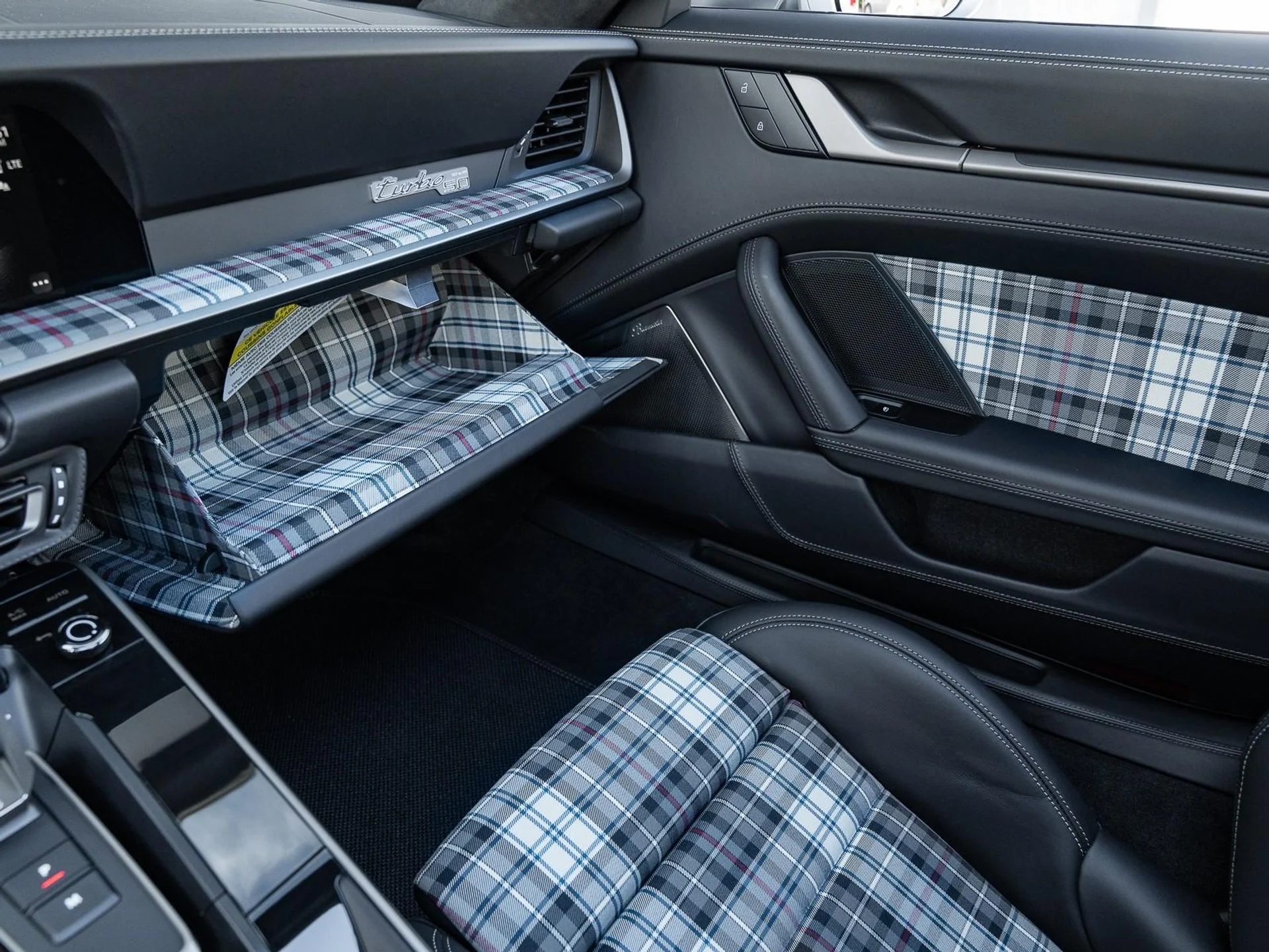 mph043_1579374246_Used_2025_Porsche_911_Turbo_1761858423_09055eb8ee